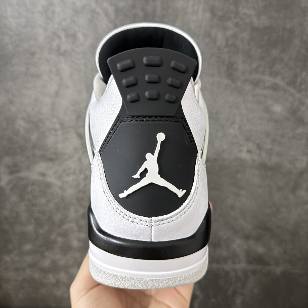 图片[4]-【OV纯原】Air Jordan AJ4 黑白灰 小白水泥 DH6927-111 全套原纸板楦头开发 原厂特供皮料加持 完美四代版型 一比一鞋头弧度高度鞋身弧度 数据细节工艺流程均保持原鞋一致 原厂TPU网格鞋带扣 原厂织唛标 原厂飞人电绣工艺 印刷中底布 四线拉帮 米色美纹纸贴合固定 进口港宝加持 后跟自然饱满 追求极致完美 每一双都是工艺品 尺码：40-47.5-选品中心