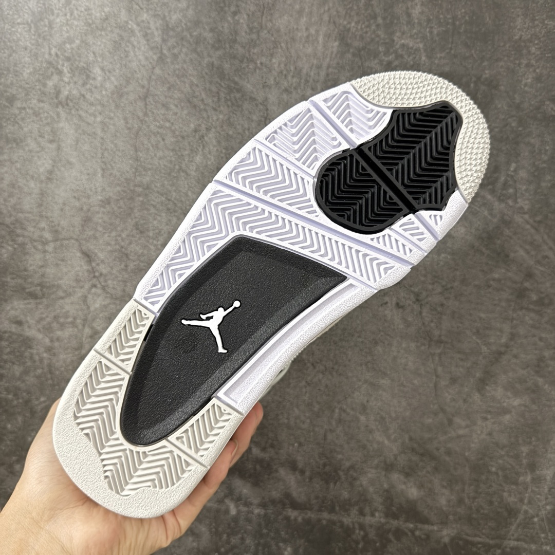 图片[9]-【OV纯原】Air Jordan AJ4 黑白灰 小白水泥 DH6927-111 全套原纸板楦头开发 原厂特供皮料加持 完美四代版型 一比一鞋头弧度高度鞋身弧度 数据细节工艺流程均保持原鞋一致 原厂TPU网格鞋带扣 原厂织唛标 原厂飞人电绣工艺 印刷中底布 四线拉帮 米色美纹纸贴合固定 进口港宝加持 后跟自然饱满 追求极致完美 每一双都是工艺品 尺码：40-47.5-选品中心