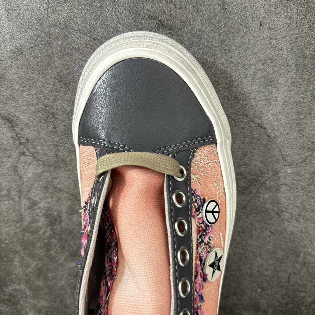 图片[5]-【公司级】Vans Old Skool 36 LX 香奈儿联名涂鸦做旧纽扣 秋日复古贴布Vans! 鞋子的贴布设计好有个性，搭配卡其裤很有秋日氛围感哦 贴布是手工缝制的，摸起来有复古颗粒感~ 货号：VN000D9RBRG 尺码：35-44（带半码）-选品中心