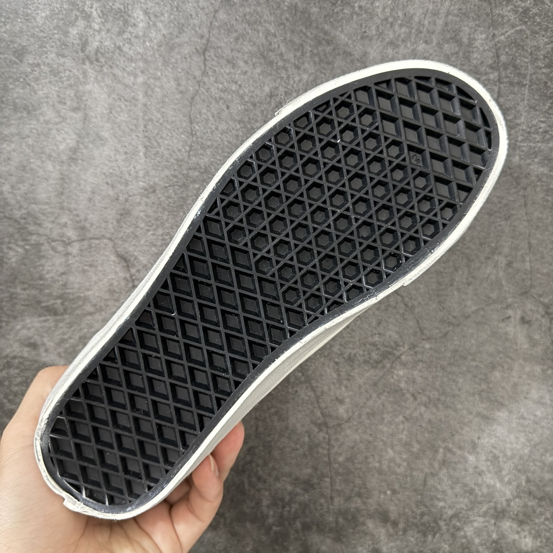 图片[9]-【公司级】Vans Old Skool 36 LX 香奈儿联名涂鸦做旧纽扣 秋日复古贴布Vans! 鞋子的贴布设计好有个性，搭配卡其裤很有秋日氛围感哦 贴布是手工缝制的，摸起来有复古颗粒感~ 货号：VN000D9RBRG 尺码：35-44（带半码）-选品中心
