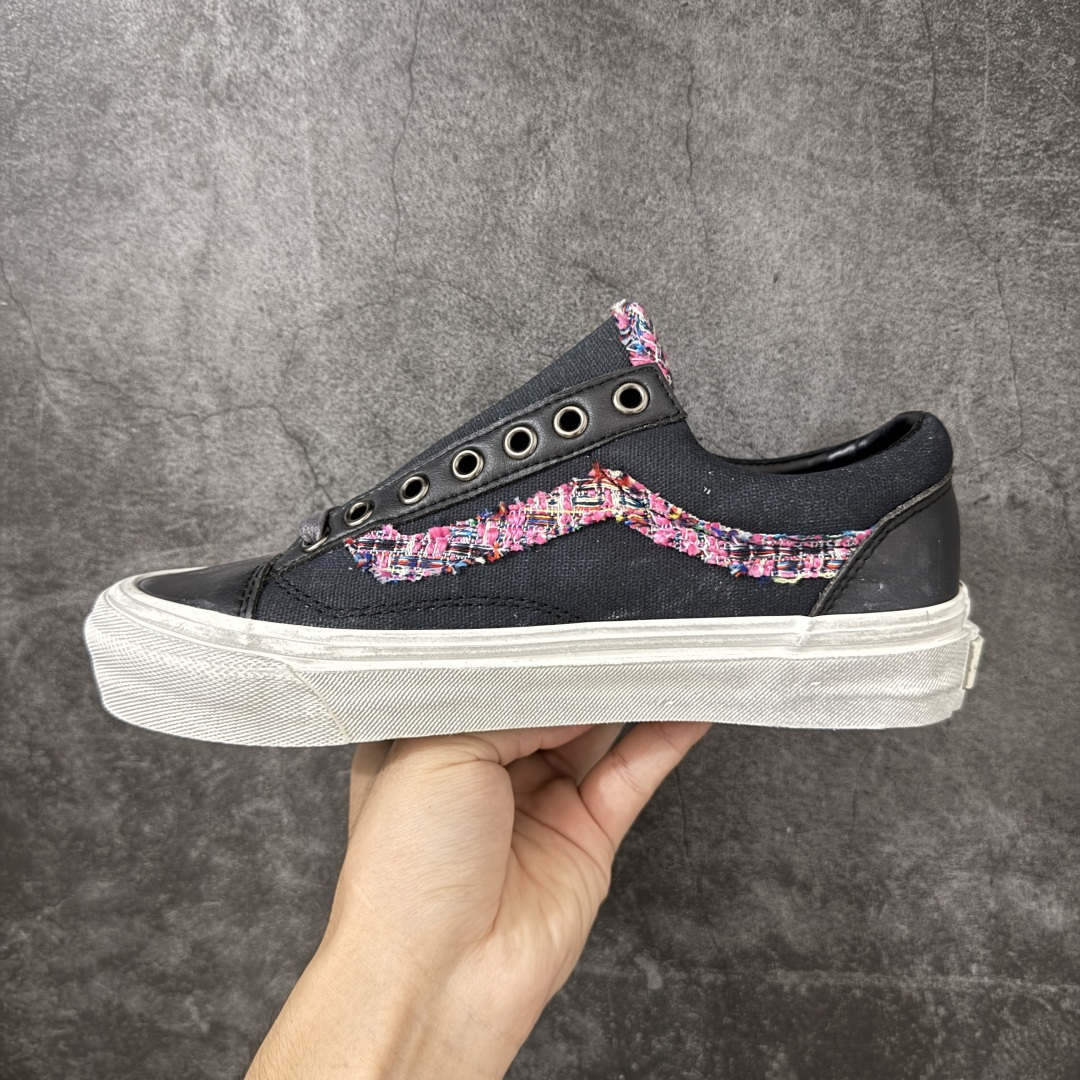 图片[2]-【公司级】Vans Old Skool 36 LX 香奈儿联名涂鸦做旧纽扣 秋日复古贴布Vans! 鞋子的贴布设计好有个性，搭配卡其裤很有秋日氛围感哦 贴布是手工缝制的，摸起来有复古颗粒感~ 货号：VN000D9RBRG 尺码：35-44（带半码）-选品中心