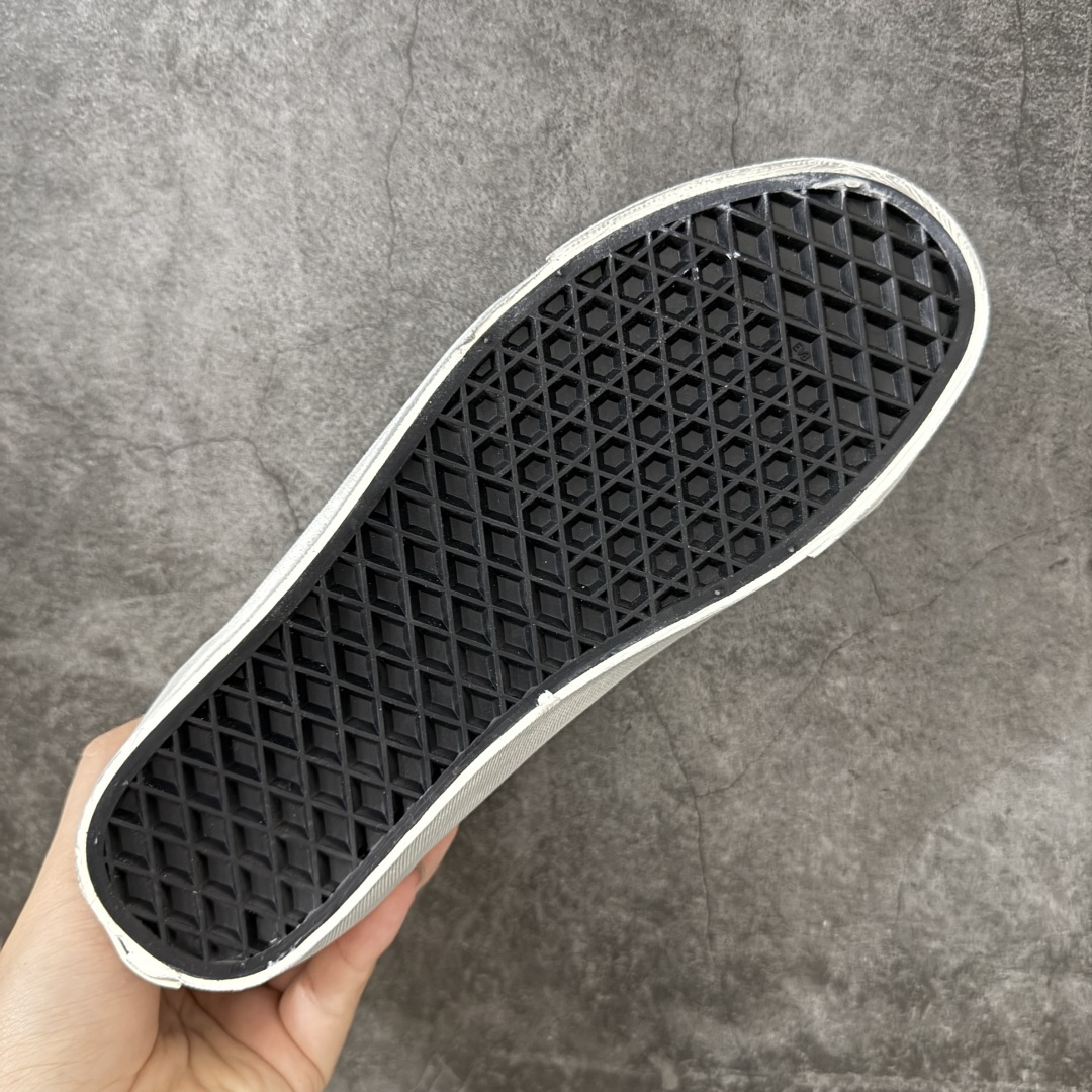 图片[9]-【公司级】Vans Old Skool 36 LX 香奈儿联名涂鸦做旧纽扣 秋日复古贴布Vans! 鞋子的贴布设计好有个性，搭配卡其裤很有秋日氛围感哦 贴布是手工缝制的，摸起来有复古颗粒感~ 货号：VN000D9RBRG 尺码：35-44（带半码）-选品中心