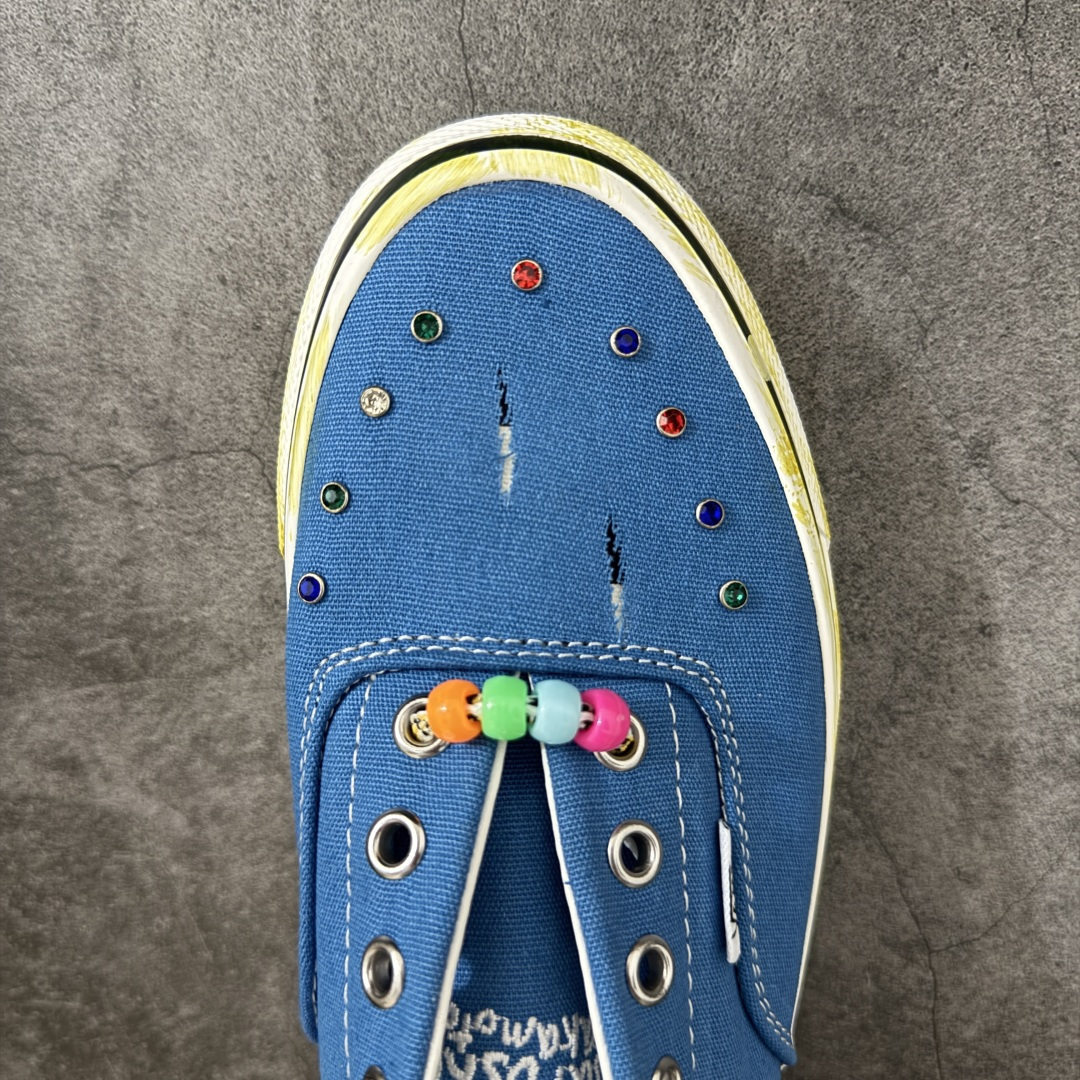 图片[5]-【公司级】Vans × Satoshi Nakamoto Era 95 Lucky Charms联名板鞋，是Vans与杰出华裔设计师Satoshi Nakamoto的一次精彩碰撞。 Satoshi Nakamoto以其充满趣味的创意和对街头文化的深刻理解而闻名。此次联名旨在致敬复古潮流与幸运文化，鞋款标志性的Era 95鞋型上点缀着幸运符元素，承载了传递美好祝福的设计理念。它将经典的舒适板鞋造型与独特的设计巧思相结合，彰显了街头潮流的多元。 货号： VN000EFEBLK 尺码：35 36 36.5 37 38 38.5 39 40 40.5 41 42 42.5 43 44 45-选品中心