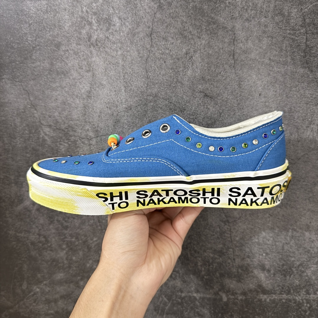 图片[2]-【公司级】Vans × Satoshi Nakamoto Era 95 Lucky Charms联名板鞋，是Vans与杰出华裔设计师Satoshi Nakamoto的一次精彩碰撞。 Satoshi Nakamoto以其充满趣味的创意和对街头文化的深刻理解而闻名。此次联名旨在致敬复古潮流与幸运文化，鞋款标志性的Era 95鞋型上点缀着幸运符元素，承载了传递美好祝福的设计理念。它将经典的舒适板鞋造型与独特的设计巧思相结合，彰显了街头潮流的多元。 货号： VN000EFEBLK 尺码：35 36 36.5 37 38 38.5 39 40 40.5 41 42 42.5 43 44 45-选品中心