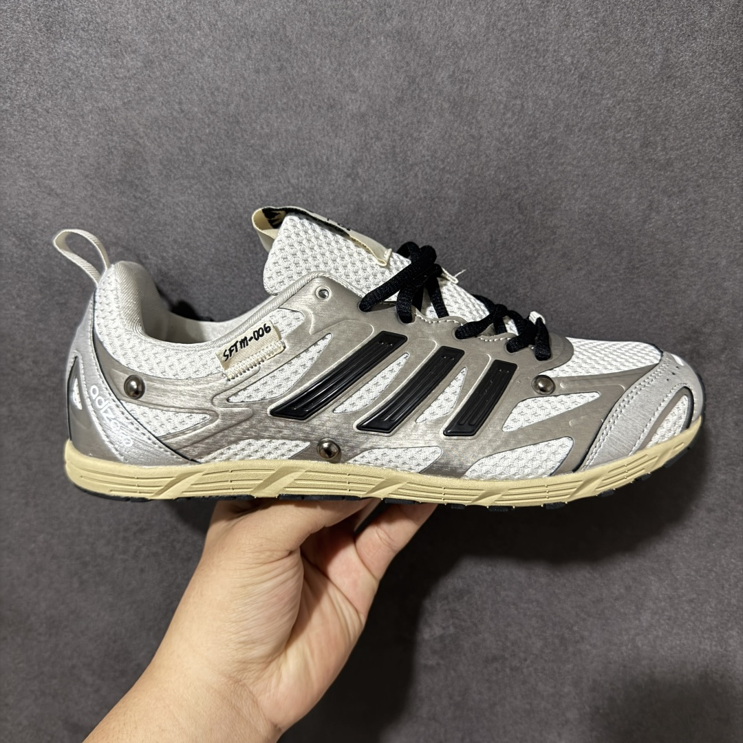 【公司级】阿迪达斯 (adidas) SONG FOR THE MUTE X ADIDAS ORIGINALS ADIZERO PR SFTM-006 舒适百搭透气跑步鞋 Adizero PR SFTM 是adidas Originals与设计师品牌Song for the Mute(SFTM)联名推出的鞋款,设计灵感源自经典Adizero竞速鞋,融入街头潮流元素,包含铆钉装饰、做旧工艺等细节,主打轻量舒适与复古美学#sftm联名阿迪达斯 货号: HP3521 尺码:36 36⅔ 37⅓ 38 38⅔ 39⅓ 40 40⅔ 41⅓ 42 42⅔ 43⅓ 44 45-选品中心