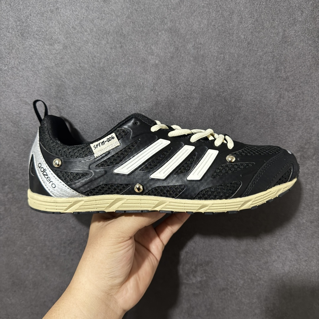【公司级】阿迪达斯 (adidas) SONG FOR THE MUTE X ADIDAS ORIGINALS ADIZERO PR SFTM-006 舒适百搭透气跑步鞋 Adizero PR SFTM 是adidas Originals与设计师品牌Song for the Mute(SFTM)联名推出的鞋款,设计灵感源自经典Adizero竞速鞋,融入街头潮流元素,包含铆钉装饰、做旧工艺等细节,主打轻量舒适与复古美学#sftm联名阿迪达斯 货号: HP3523 尺码:36 36⅔ 37⅓ 38 38⅔ 39⅓ 40 40⅔ 41⅓ 42 42⅔ 43⅓ 44 45-选品中心