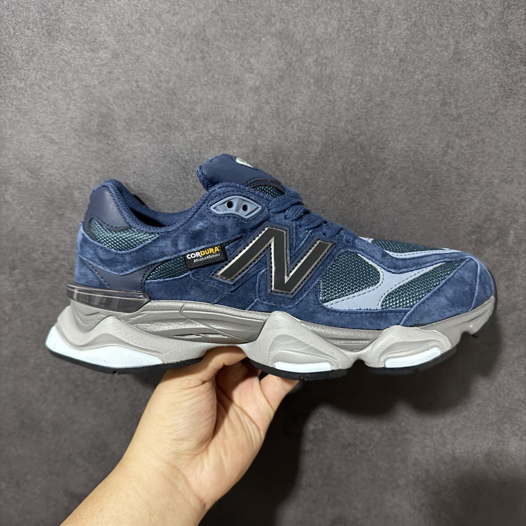 【公司级】New Balance NB9060 联名款复古休闲运动慢跑鞋 #鞋款灵感源自设计师本人对夏日的怀日回忆。鞋面大身由空间双格及磨砂鞋面拼接而生,配以柔和、温暖的粉橘色调,夏日氛围拉满 #采用大面积网眼以及麂皮材质覆盖鞋身,还原经典气质。搭载ABZORB避震科技,由泡沫聚酯制成,上脚可以有效减少由鞋底反弹对身体及双腿的冲击力 货号: U906023D 尺码:36 37 37.5 38 38.5 39 40 40.5 41 42 42.5 43 44 45-选品中心