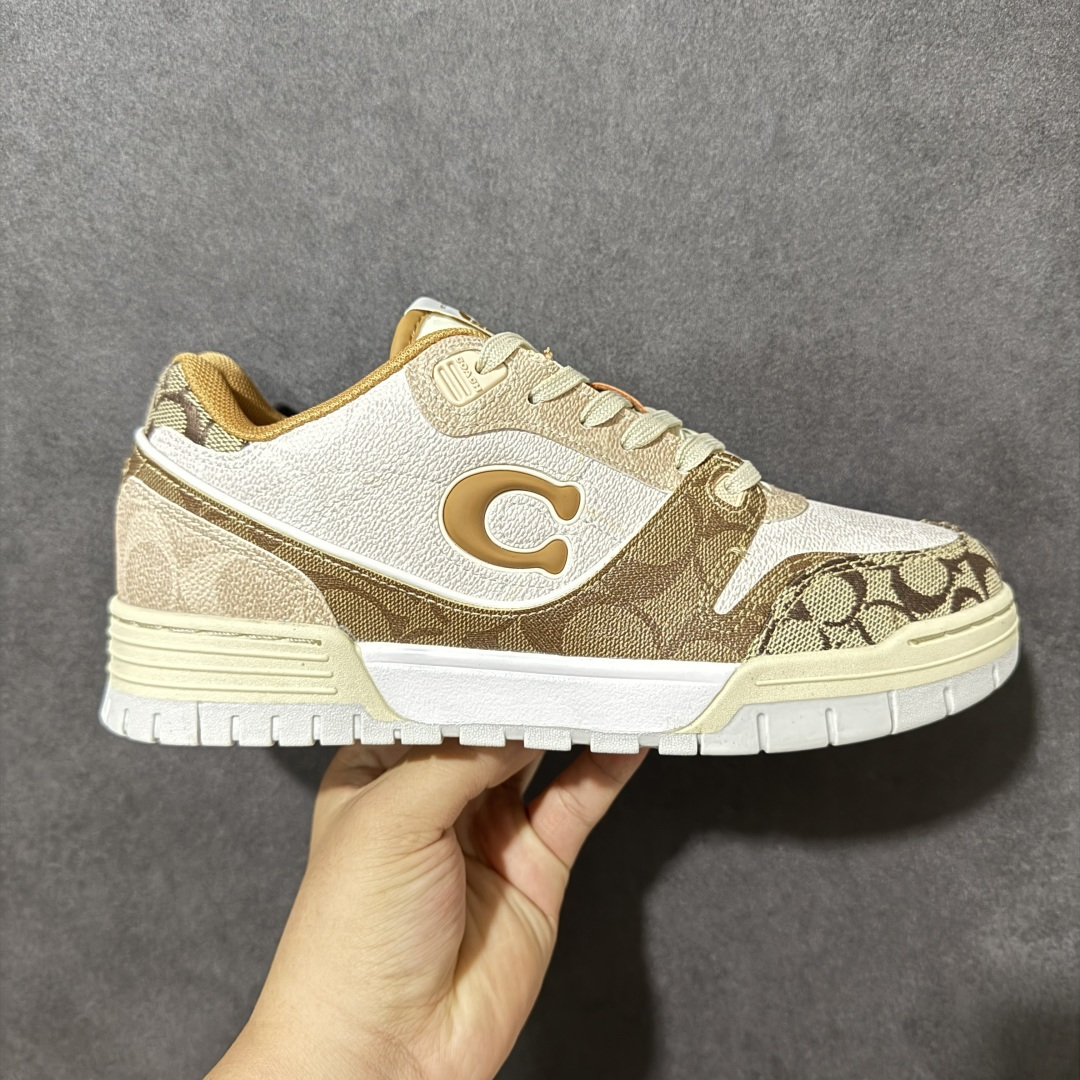 【莞产版本】Coach寇驰复古C标轻奢拼接休闲低帮鞋 溯源美式轻奢设计美学,将品牌标志性元素融入经典板鞋轮廓。 摒弃浮夸堆砌,以考究面料、利落版型打造一双兼顾格调与实穿性的日常鞋履。 行走间流露低调质感,轻松驾驭通勤、 标志性C形徽章,品牌辨识度拉满,上脚尽显品味。 尺码:40-45-选品中心