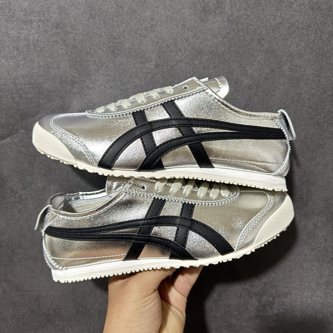 图片[2]-特价【GQ福利】Onitsuka Tiger鬼塚虎 Mexico 66 舒适百搭 经典复古 耐磨透气 低帮 休闲 跑步鞋 男女同款 鬼冢虎经典复古休闲鞋，复古鞋型永不过时。皮革拼翻毛皮鞋面质感出众，标志性撞色虎爪条纹极具辨识度，生胶大底轻便防滑。百搭低帮版型，轻松驾驭各类日常穿搭，是复古风穿搭不可缺少的单品。 尺码：36 37 37.5 38 39 39.5 40 40.5 41 42 42.5 43.5 44 45 货号：TH2J4L-0142-选品中心