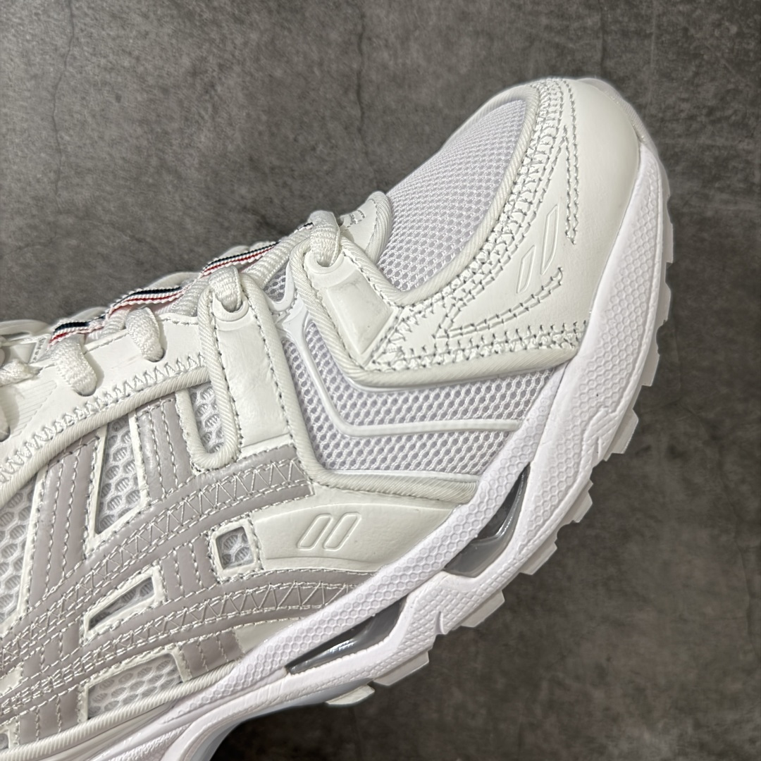 图片[6]-【Zok版本】TB x Kayano 14 联名 ASICS x Thom Browne x GEL-KAYANO 14 亚瑟士系列复古舒适织物合成革减震防滑耐磨低帮休闲跑步鞋 私人订单 顶级版本 原版采购1比1开发 配件齐 原装纸板楦头 独家私模五层组合大底 原厂定制缓震硅胶加持 原盒原配 官方四联吊牌 一比一同步原鞋工艺和用料 鞋面原厂“三明治”多层网布 区别其他同价版本 鞋垫采用原厂OrthoLite欧索莱材质 非普通海玻璃鞋垫 后跟一样采用了GEL缓震胶 整体系列设计非常的科技感 锻炼跑步的同时让你一样时尚百搭 尺码：36 37 37.5 38 39 39.5 40 40.5 41.5 42 42.5 43.5 44 44.5 45 46.5 47-选品中心