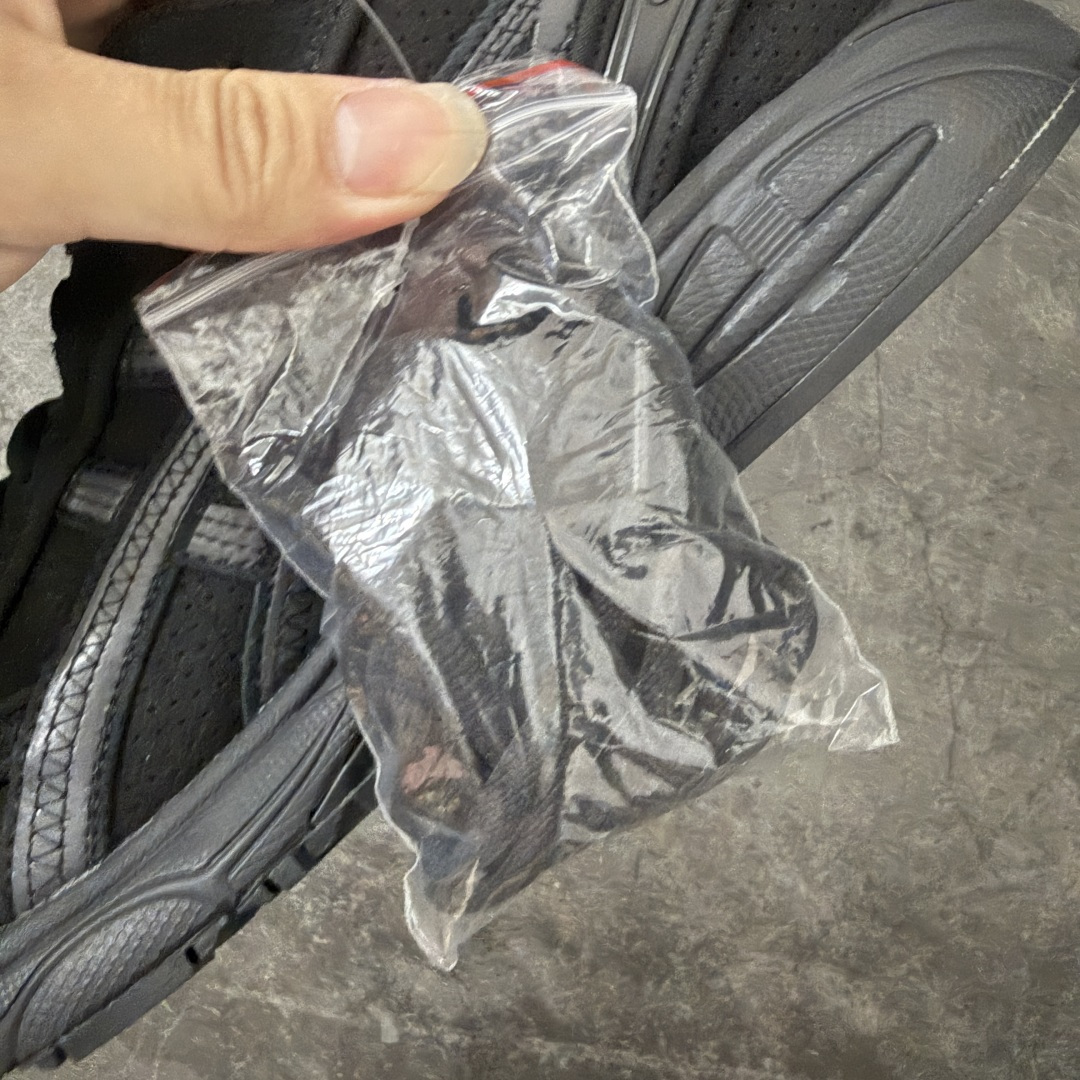 图片[11]-【Zok版本】TB x Kayano 14 联名 ASICS x Thom Browne x GEL-KAYANO 14 亚瑟士系列复古舒适织物合成革减震防滑耐磨低帮休闲跑步鞋 私人订单 顶级版本 原版采购1比1开发 配件齐 原装纸板楦头 独家私模五层组合大底 原厂定制缓震硅胶加持 原盒原配 官方四联吊牌 一比一同步原鞋工艺和用料 鞋面原厂“三明治”多层网布 区别其他同价版本 鞋垫采用原厂OrthoLite欧索莱材质 非普通海玻璃鞋垫 后跟一样采用了GEL缓震胶 整体系列设计非常的科技感 锻炼跑步的同时让你一样时尚百搭 尺码：36 37 37.5 38 39 39.5 40 40.5 41.5 42 42.5 43.5 44 44.5 45 46.5 47-选品中心