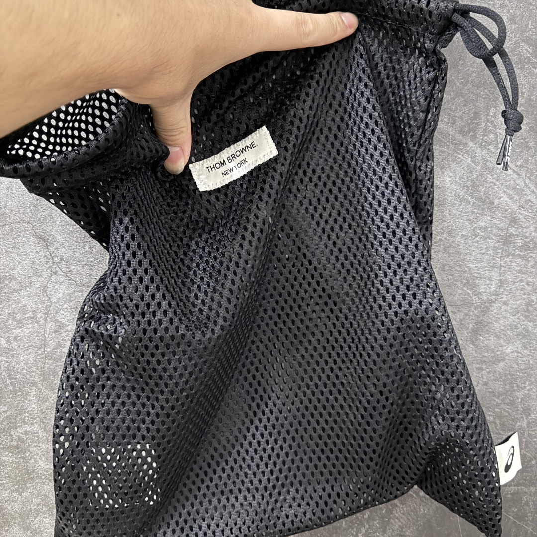 图片[14]-【Zok版本】TB x Kayano 14 联名 ASICS x Thom Browne x GEL-KAYANO 14 亚瑟士系列复古舒适织物合成革减震防滑耐磨低帮休闲跑步鞋 私人订单 顶级版本 原版采购1比1开发 配件齐 原装纸板楦头 独家私模五层组合大底 原厂定制缓震硅胶加持 原盒原配 官方四联吊牌 一比一同步原鞋工艺和用料 鞋面原厂“三明治”多层网布 区别其他同价版本 鞋垫采用原厂OrthoLite欧索莱材质 非普通海玻璃鞋垫 后跟一样采用了GEL缓震胶 整体系列设计非常的科技感 锻炼跑步的同时让你一样时尚百搭 尺码：36 37 37.5 38 39 39.5 40 40.5 41.5 42 42.5 43.5 44 44.5 45 46.5 47-选品中心