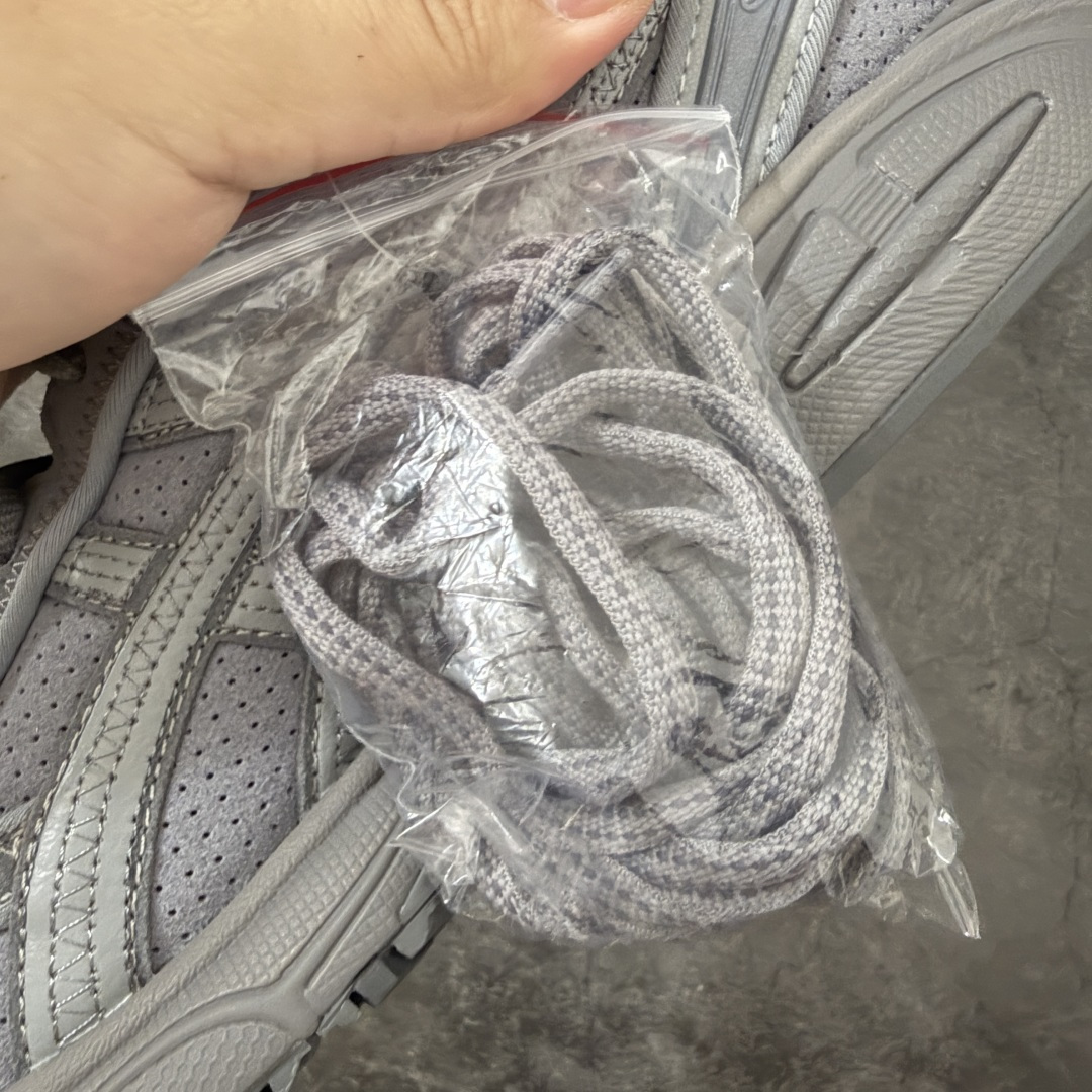 图片[11]-【Zok版本】TB x Kayano 14 联名 ASICS x Thom Browne x GEL-KAYANO 14 亚瑟士系列复古舒适织物合成革减震防滑耐磨低帮休闲跑步鞋 私人订单 顶级版本 原版采购1比1开发 配件齐 原装纸板楦头 独家私模五层组合大底 原厂定制缓震硅胶加持 原盒原配 官方四联吊牌 一比一同步原鞋工艺和用料 鞋面原厂“三明治”多层网布 区别其他同价版本 鞋垫采用原厂OrthoLite欧索莱材质 非普通海玻璃鞋垫 后跟一样采用了GEL缓震胶 整体系列设计非常的科技感 锻炼跑步的同时让你一样时尚百搭 尺码：36 37 37.5 38 39 39.5 40 40.5 41.5 42 42.5 43.5 44 44.5 45 46.5 47-选品中心