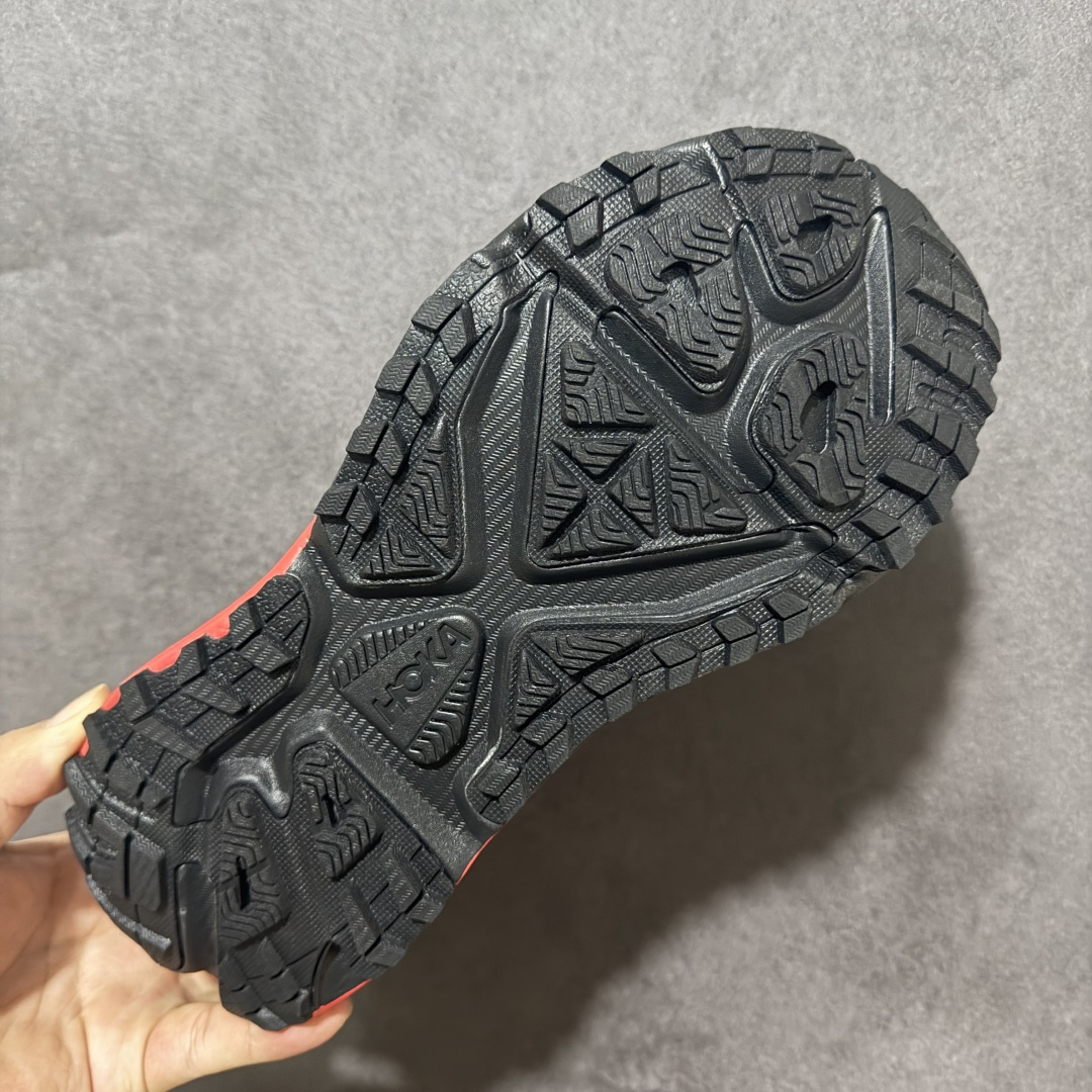 图片[9]-【公司级】Hoka One One Stinson 7 厚底 舒适防滑 轻便减震 低帮专业越野跑步鞋 新型缓震材料 使你的身体对鞋子的缓震和支撑特性依赖变少 从而增加自身的下肢力量 鞋底防滑性能在下坡的石板台阶和原始路面都有很好的表 HOKA血统属性厚底设计 在快速下坡时起到缓震保护作用减少重力给予脚踝 膝部 髋关节等处带来的冲击力 货号：1168931 尺码： 36 36.5 37 38 38.5 39 40 40.5 41 42 42.5 43 44 45-选品中心