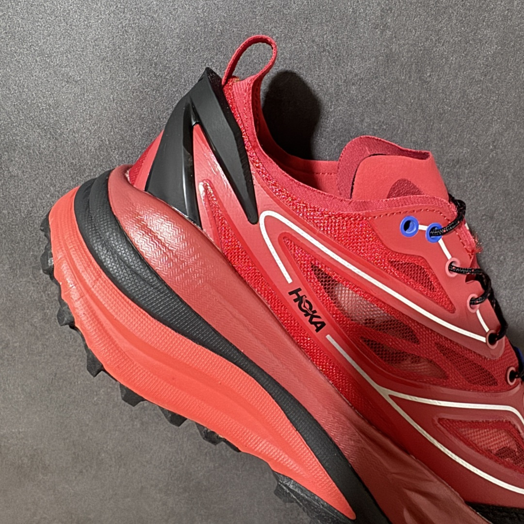 图片[7]-【公司级】Hoka One One Stinson 7 厚底 舒适防滑 轻便减震 低帮专业越野跑步鞋 新型缓震材料 使你的身体对鞋子的缓震和支撑特性依赖变少 从而增加自身的下肢力量 鞋底防滑性能在下坡的石板台阶和原始路面都有很好的表 HOKA血统属性厚底设计 在快速下坡时起到缓震保护作用减少重力给予脚踝 膝部 髋关节等处带来的冲击力 货号：1168931 尺码： 36 36.5 37 38 38.5 39 40 40.5 41 42 42.5 43 44 45-选品中心