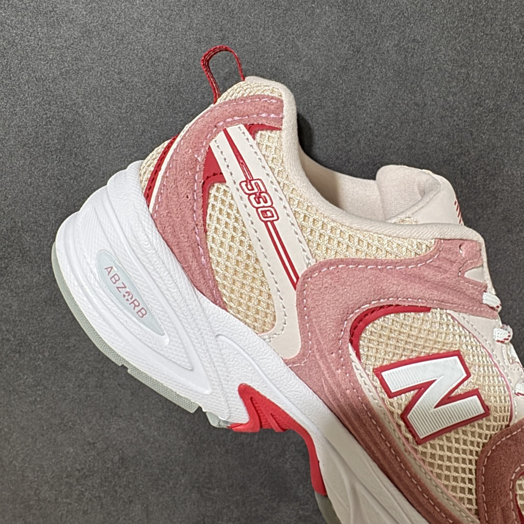图片[7]-【公司级】New Balance NB530 新百伦复古透气跑步鞋 抛弃过往以皮革为主的人气轮廓 以极具复古风范的跑鞋外观呈现 设计上全鞋以简约清爽的纯白色作基底 鞋身覆盖大面积织物网眼材质 并于鞋头、鞋带孔眼片等细节处点缀对比鲜明的反光银镀层凸显 鞋舌、侧身等位置则辅以一贯的「N」字标志和品牌徽标彰显身份 最后通过搭载的 ABZORB 缓震中底完善整体造型 货号：U5304GM 尺码：36 36.5 37.5 38 38.5 39 40 40.5 41-选品中心