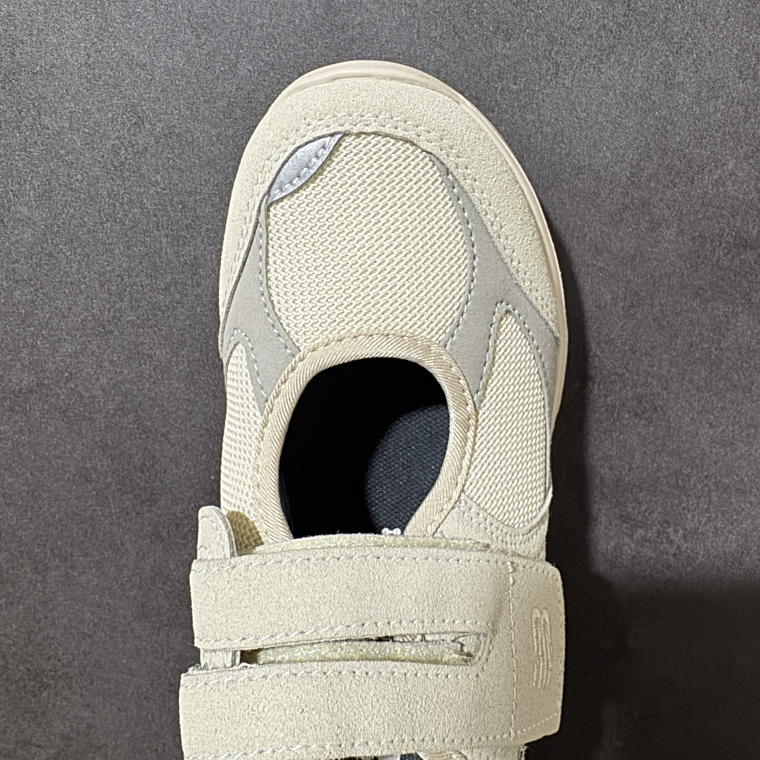 图片[5]-【公司级】New Balance NB Breeze 柔软舒适 玛丽珍 低帮 玛丽珍鞋 美式复古风玛丽珍鞋，通勤、咖啡馆、周末CityWalk都合适，搭直筒牛仔裤+白T就是经典学院look，黑色圆头平跟系带设计，舒适贴合不挑脚型，脚感舒适，通勤久走不累，春秋穿氛围感拉满。 货号：SD2203IV 尺码：36 36.5 37.5 38 38.5 39 40 40.5 41-选品中心