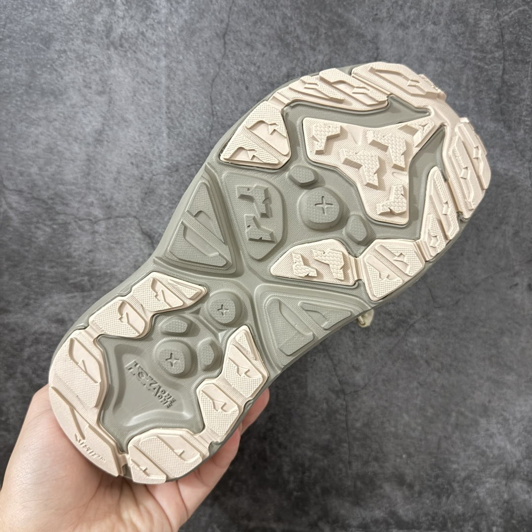 图片[9]-【公司级】HOKA ONE ONE Hopara 徒步溯溪凉鞋 #原版原数据档案 #细节一致拉满原ZP #大头匹配度高达95➕不歪头 #好货不怕晚出 喜欢高品质的随意对比🆚 HOKA ONE ONE Hopara 溯溪凉鞋 采用超厚中底 兼具轻盈脚感和出众缓震 独特的抓地纹理大底设计 防滑且提供优异的抓地力。一款专为极限运动和长距离徒步而设计的凉鞋 上脚百搭 户外颜值的担当 货号：1123112/SSDD 尺码：36 36.5 37.5 38 38.5 39 40 40.5 41 42 42.5 43 44 45-选品中心