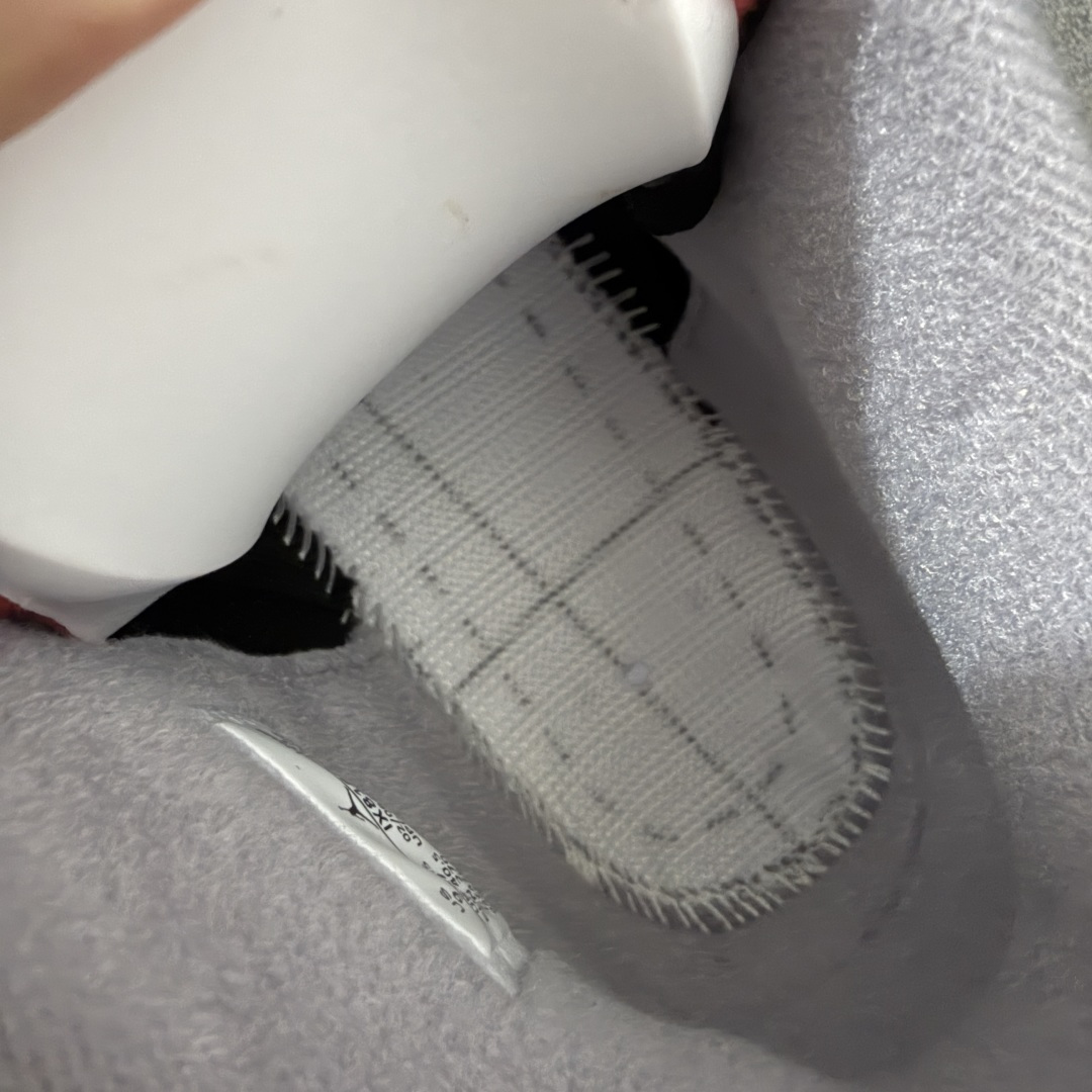 图片[9]-【原厂版】Jordan Air Jordan 4 Retro 2026复刻黑红 舒适贴合 支撑 复古篮球鞋 男款IX8180-001 全新升级改良 原鞋原楦原纸板同源开发 完美呈现乔4的版型 内侧正确双色网格 还原细节 原厂皮料 正确气垫颜色 正确网格工艺 正确拉帮工艺 全鞋原装材料制作 原档案原模具打造 支持全方位与正品对比 尺码：40-47.5-选品中心