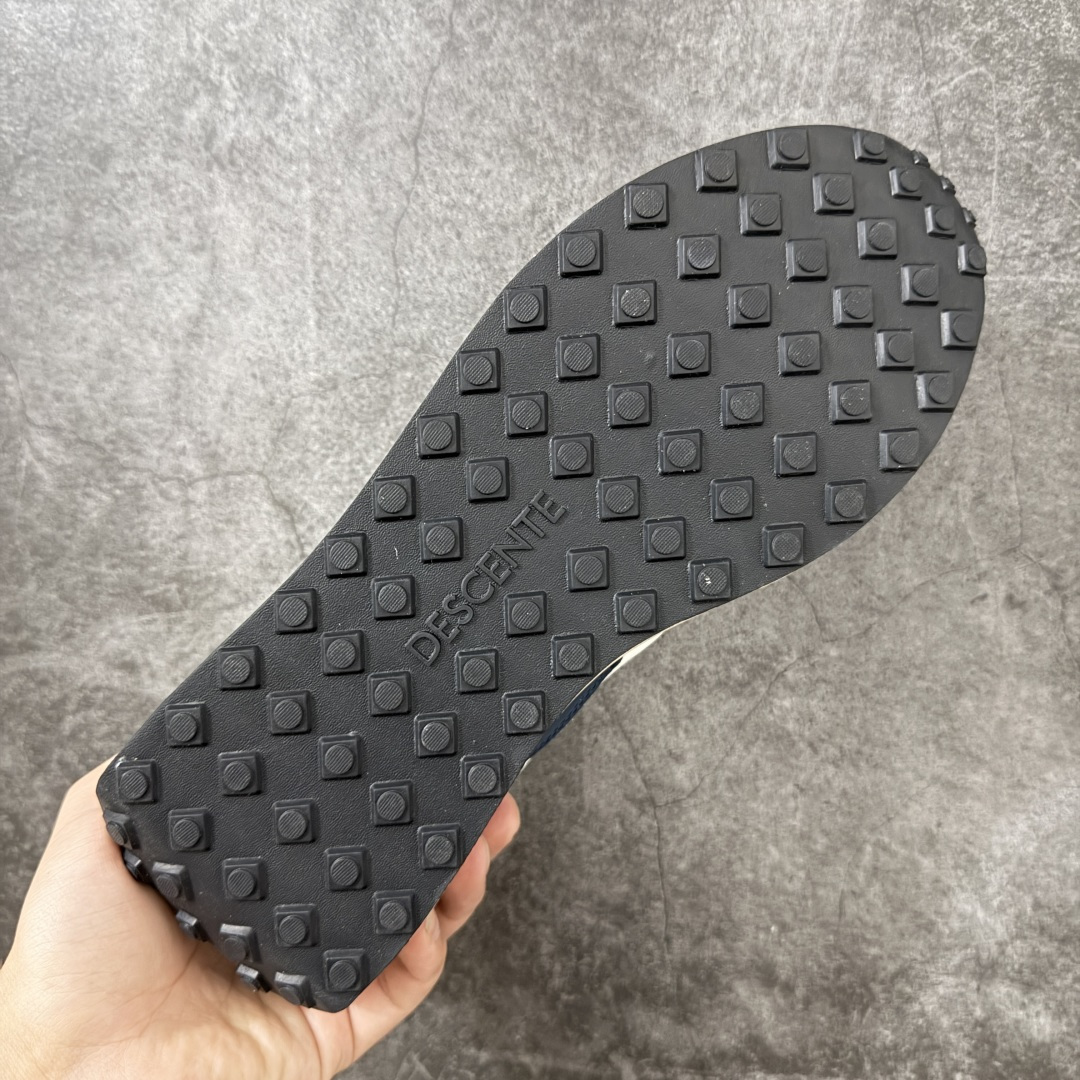 图片[9]-【公司级】迪桑特DESCENTE Chron Velo TRAINER 运动简约 低帮 生活休闲鞋 DESCENTE（迪桑特）创立于1935年，品牌名取自法语词汇，意为“滑降”。品牌箭头标识代表滑雪的三种技术“高速直线滑行”、“穿越”和“侧滑”，也寓意品牌在打造高端专业运动产品中不断追求完美的创新精神，致力于成为中国高端专业滑雪、综训、女子、铁人三项、高尔夫的第一品牌。 尺码：36 36.5 37 38 38.5 39 40 40.5 41 42 42.5 43 44 44.5 45-选品中心