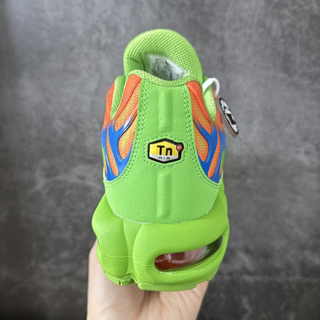 图片[4]-【TK纯原版】Nike Air Max Plus TN x Supreme 联名气垫系列跑鞋 DA1472-300 全新一比一高端版本 真正的市场T1品质 更多配色陆续出货 真正的用心研发 一点一点抠出来的 品质 品控细节 随便闭眼对比市场任何版本 全套原纸板楦头开发 完美呈现版型 工艺流程均与原鞋保持一致 Turned Air 中底缓震技术 鞋面弧度与大底弧度一致 鞋头正确TPU材质 鞋面高频TPU材质1.0厚度 原鞋一致层次感 超越公司货的品控标准 多道QC质检 货号： 尺码： 40.5 41 42 42.5 43 44 44.5 45 46 47.5 48.5-选品中心