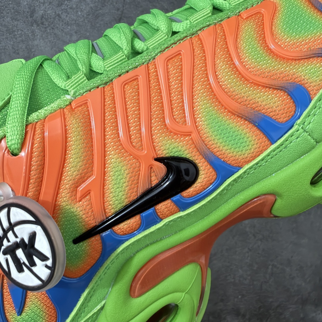 图片[4]-【TK纯原版】Nike Air Max Plus TN x Supreme 联名气垫系列跑鞋 DA1472-300 全新一比一高端版本 真正的市场T1品质 更多配色陆续出货 真正的用心研发 一点一点抠出来的 品质 品控细节 随便闭眼对比市场任何版本 全套原纸板楦头开发 完美呈现版型 工艺流程均与原鞋保持一致 Turned Air 中底缓震技术 鞋面弧度与大底弧度一致 鞋头正确TPU材质 鞋面高频TPU材质1.0厚度 原鞋一致层次感 超越公司货的品控标准 多道QC质检 货号： 尺码： 40.5 41 42 42.5 43 44 44.5 45 46 47.5 48.5-选品中心