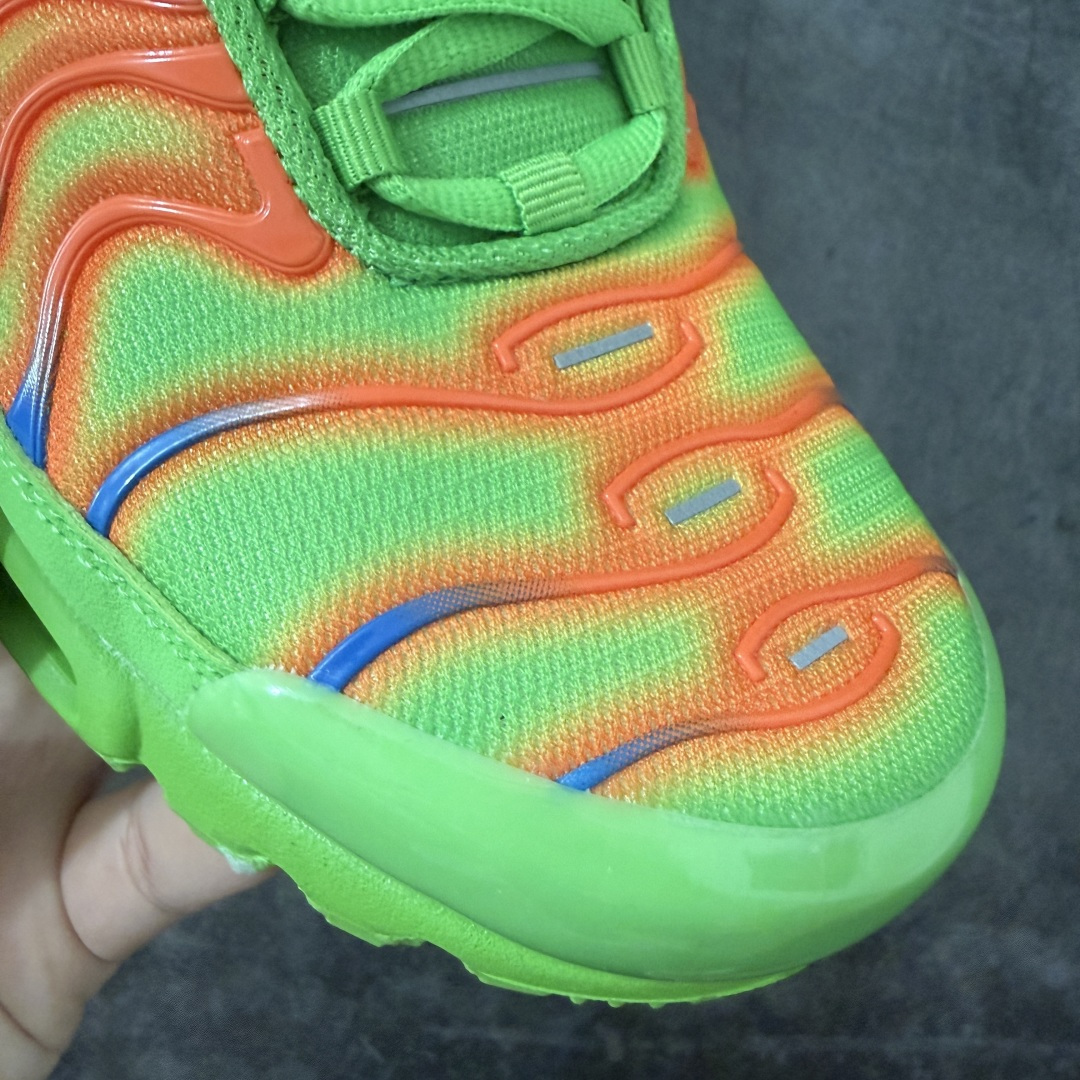 图片[5]-【TK纯原版】Nike Air Max Plus TN x Supreme 联名气垫系列跑鞋 DA1472-300 全新一比一高端版本 真正的市场T1品质 更多配色陆续出货 真正的用心研发 一点一点抠出来的 品质 品控细节 随便闭眼对比市场任何版本 全套原纸板楦头开发 完美呈现版型 工艺流程均与原鞋保持一致 Turned Air 中底缓震技术 鞋面弧度与大底弧度一致 鞋头正确TPU材质 鞋面高频TPU材质1.0厚度 原鞋一致层次感 超越公司货的品控标准 多道QC质检 货号： 尺码： 40.5 41 42 42.5 43 44 44.5 45 46 47.5 48.5-选品中心