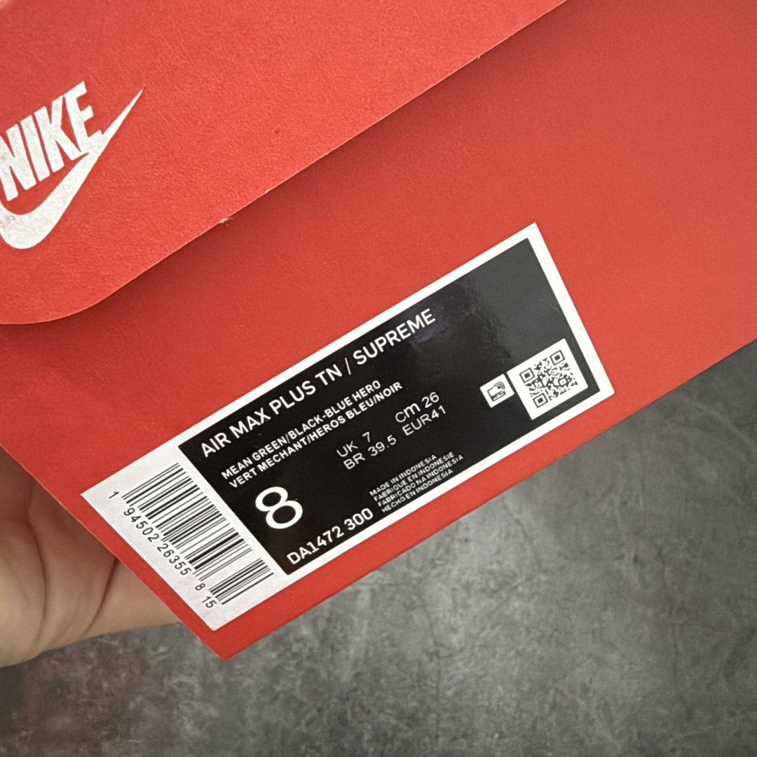 图片[9]-【TK纯原版】Nike Air Max Plus TN x Supreme 联名气垫系列跑鞋 DA1472-300 全新一比一高端版本 真正的市场T1品质 更多配色陆续出货 真正的用心研发 一点一点抠出来的 品质 品控细节 随便闭眼对比市场任何版本 全套原纸板楦头开发 完美呈现版型 工艺流程均与原鞋保持一致 Turned Air 中底缓震技术 鞋面弧度与大底弧度一致 鞋头正确TPU材质 鞋面高频TPU材质1.0厚度 原鞋一致层次感 超越公司货的品控标准 多道QC质检 货号： 尺码： 40.5 41 42 42.5 43 44 44.5 45 46 47.5 48.5-选品中心