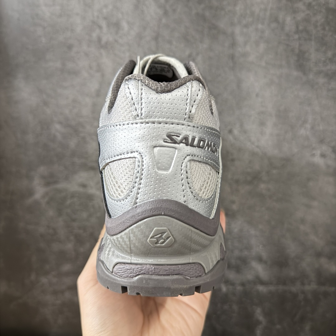 图片[4]-【纯原K版套盒】Salomon XT-QUEST ADV 萨洛蒙情侣款户外机能鞋 灰银色 474193 全新品质 巅峰之作 所有配色均购物原版拆解1：1开发 原材料打造 非市场公版便宜货 私模大底 清洁度比市场所有版本都高 全套原纸板楦头开发 原厂网布配套 确保原汁原味 完美呈现版型 原档数据独家私模五层组合大底 原装Ortholite轻量化鞋垫 中底布带钢印编号 原厂TPU锁扣 进口港宝加持 后跟自然饱满 还原公司包裹性 鞋面采用SENSIFT贴合技术 全方位贴合包裹脚型 鞋跟部鞋底牵引设计 提供强大的抓地性能 更适应野外崎岖不平的道路 其4D ADVANCED CHASSIS底盘 材料轻量大化 钉齿设计更具稳定性 防护性 鞋底易磨损区运用CONTAGRIP高耐磨材料 应对城市硬质路面长距离跑考验 尺码：36 36.5 37.5 38 38.5 39 40 40.5 41 42 42.5 43 44 45 46-选品中心