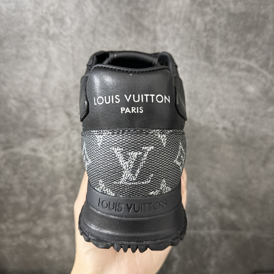 图片[4]-【广东纯原】Louis Vuitton LV Run Away 运动鞋 顶级版本 ✦ 拼Epi牛皮革+Monogram压纹粒面牛皮革 ✦ 传统跑鞋灵感设计，复古运动造型 ✦ 楔形外底延续标志性设计 ✦ 品牌字母点缀鞋舌，标识点缀鞋后 ✦ 原版开发，细节同步一致 ✦ 橡胶外底，耐磨防滑 ✦ 零瑕疵工艺，无线头溢胶 尺码：39 40 41 42 43 44 45-选品中心