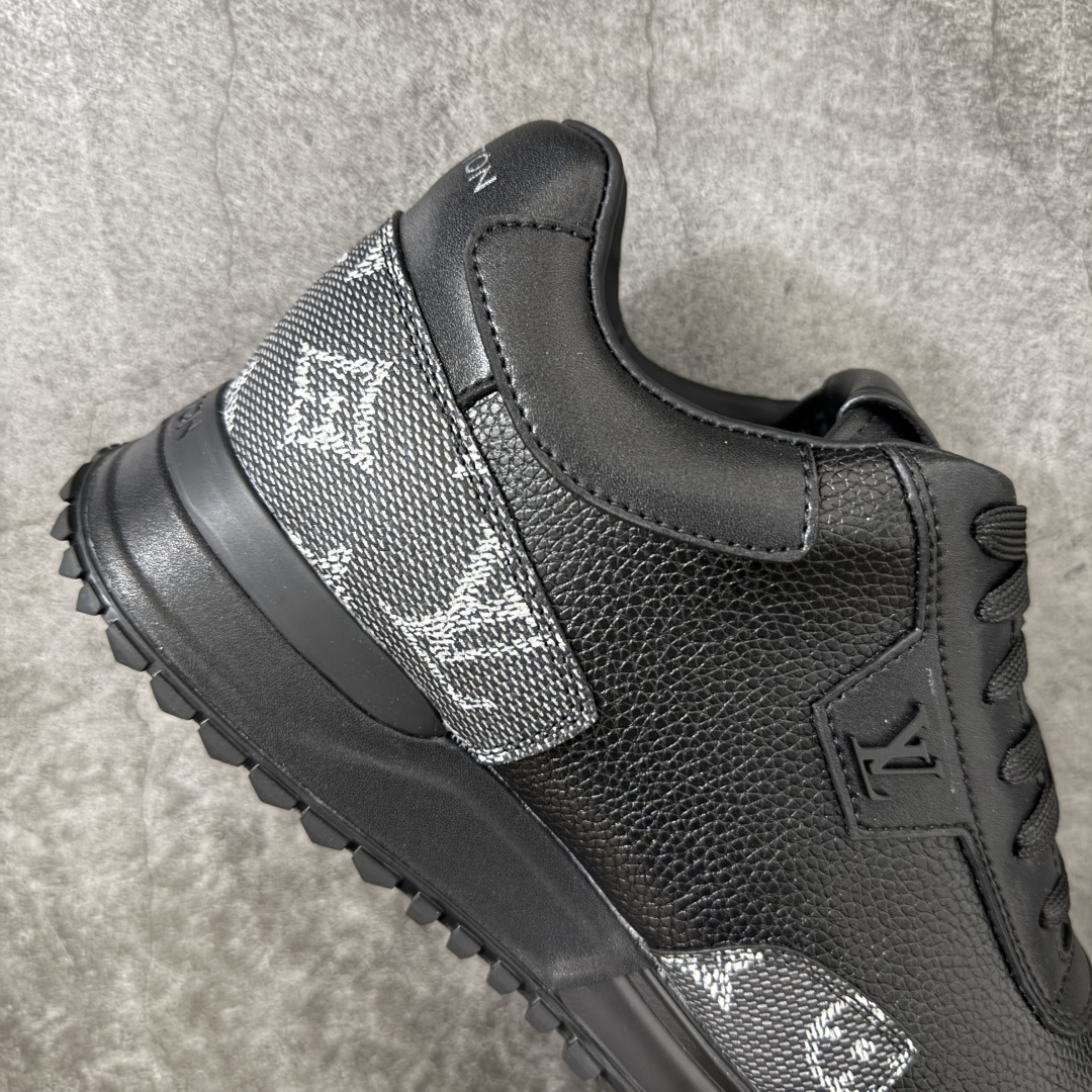 图片[7]-【广东纯原】Louis Vuitton LV Run Away 运动鞋 顶级版本 ✦ 拼Epi牛皮革+Monogram压纹粒面牛皮革 ✦ 传统跑鞋灵感设计，复古运动造型 ✦ 楔形外底延续标志性设计 ✦ 品牌字母点缀鞋舌，标识点缀鞋后 ✦ 原版开发，细节同步一致 ✦ 橡胶外底，耐磨防滑 ✦ 零瑕疵工艺，无线头溢胶 尺码：39 40 41 42 43 44 45-选品中心