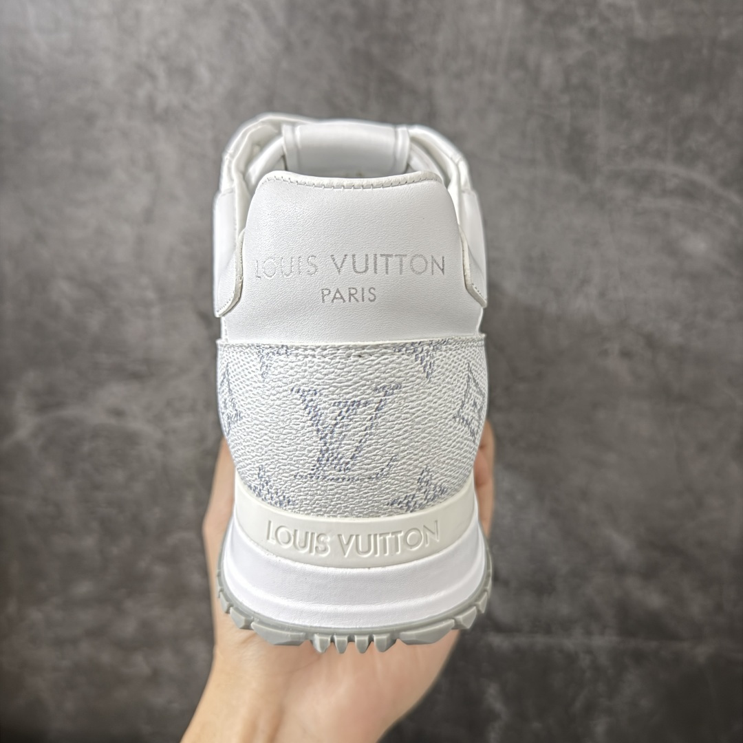 图片[4]-【广东纯原】Louis Vuitton LV Run Away 运动鞋 顶级版本 ✦ 拼Epi牛皮革+Monogram压纹粒面牛皮革 ✦ 传统跑鞋灵感设计，复古运动造型 ✦ 楔形外底延续标志性设计 ✦ 品牌字母点缀鞋舌，标识点缀鞋后 ✦ 原版开发，细节同步一致 ✦ 橡胶外底，耐磨防滑 ✦ 零瑕疵工艺，无线头溢胶 尺码：39 40 41 42 43 44 45-选品中心