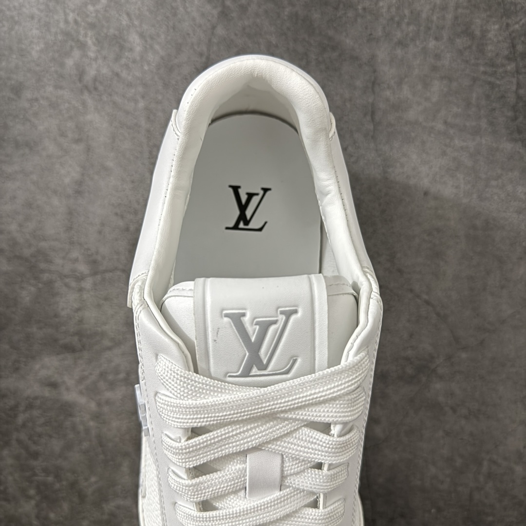 图片[8]-【广东纯原】Louis Vuitton LV Run Away 运动鞋 顶级版本 ✦ 拼Epi牛皮革+Monogram压纹粒面牛皮革 ✦ 传统跑鞋灵感设计，复古运动造型 ✦ 楔形外底延续标志性设计 ✦ 品牌字母点缀鞋舌，标识点缀鞋后 ✦ 原版开发，细节同步一致 ✦ 橡胶外底，耐磨防滑 ✦ 零瑕疵工艺，无线头溢胶 尺码：39 40 41 42 43 44 45-选品中心