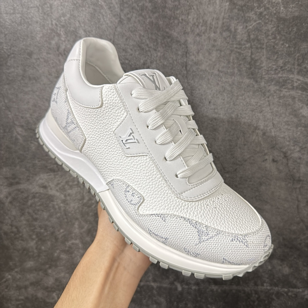 图片[3]-【广东纯原】Louis Vuitton LV Run Away 运动鞋 顶级版本 ✦ 拼Epi牛皮革+Monogram压纹粒面牛皮革 ✦ 传统跑鞋灵感设计，复古运动造型 ✦ 楔形外底延续标志性设计 ✦ 品牌字母点缀鞋舌，标识点缀鞋后 ✦ 原版开发，细节同步一致 ✦ 橡胶外底，耐磨防滑 ✦ 零瑕疵工艺，无线头溢胶 尺码：39 40 41 42 43 44 45-选品中心