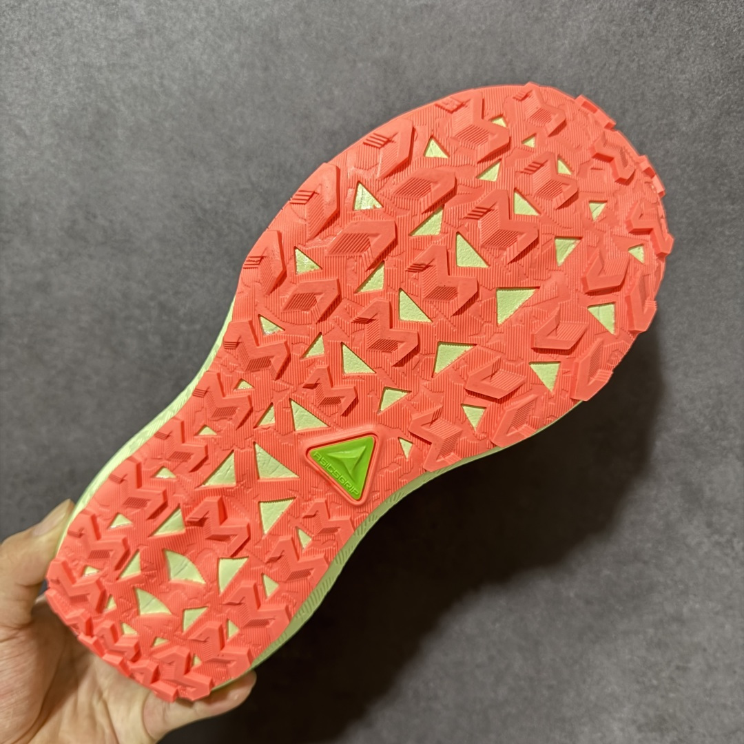 图片[9]-【公司级】ASICS GEL-TRABUCO MAX 5 亚瑟士 网面透气 耐磨 越野跑步鞋 这双鞋的外观设计超级吸引人 简约大气 色彩搭配也很时尚 ASICS亚瑟士的独家GEL缓震科技 在跑步过程中感受到前所未有的舒适感 脚底仿佛踩在云端一般轻盈 这双鞋的抓地力也非常出色 无论是湿滑的泥泞小路还是崎岖的山路 它都能牢牢地抓住地面 货号： 1011C164-600 尺码： 36-45带半码-选品中心