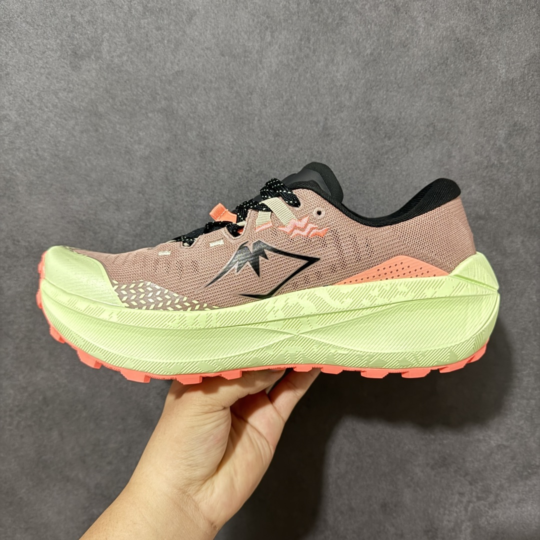 图片[2]-【公司级】ASICS GEL-TRABUCO MAX 5 亚瑟士 网面透气 耐磨 越野跑步鞋 这双鞋的外观设计超级吸引人 简约大气 色彩搭配也很时尚 ASICS亚瑟士的独家GEL缓震科技 在跑步过程中感受到前所未有的舒适感 脚底仿佛踩在云端一般轻盈 这双鞋的抓地力也非常出色 无论是湿滑的泥泞小路还是崎岖的山路 它都能牢牢地抓住地面 货号： 1011C164-600 尺码： 36-45带半码-选品中心