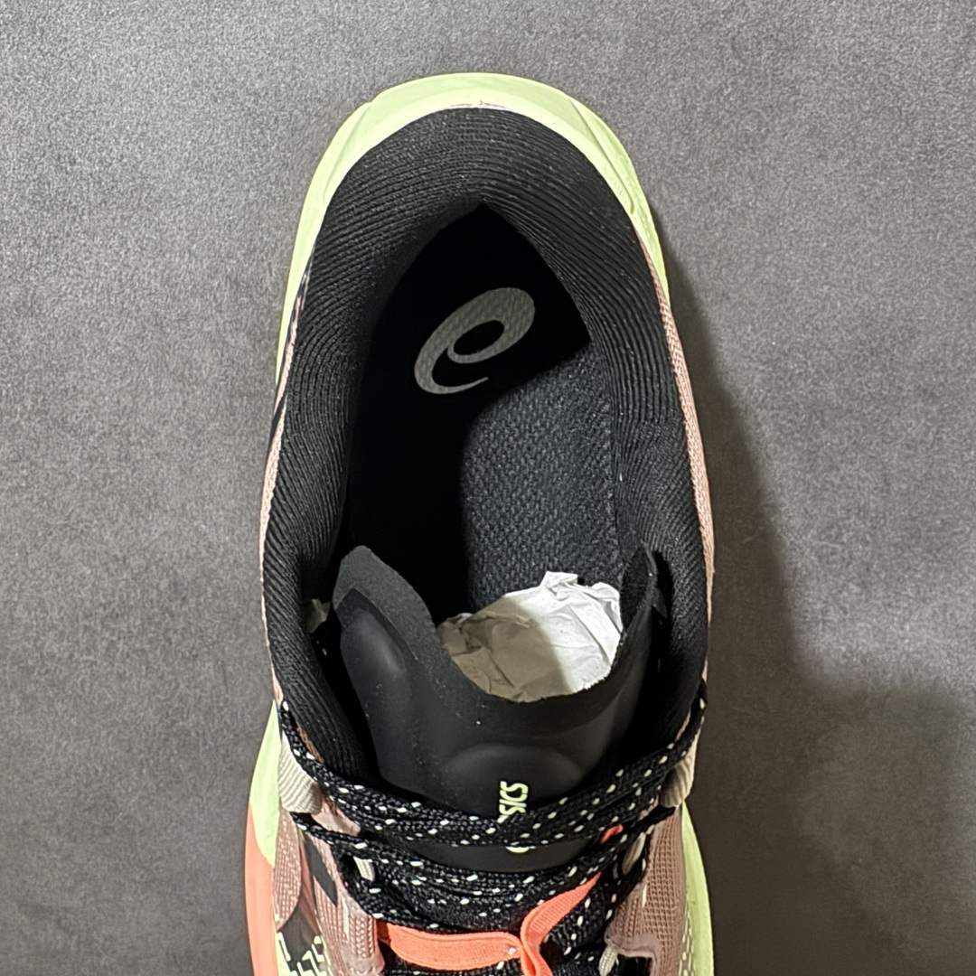 图片[6]-【公司级】ASICS GEL-TRABUCO MAX 5 亚瑟士 网面透气 耐磨 越野跑步鞋 这双鞋的外观设计超级吸引人 简约大气 色彩搭配也很时尚 ASICS亚瑟士的独家GEL缓震科技 在跑步过程中感受到前所未有的舒适感 脚底仿佛踩在云端一般轻盈 这双鞋的抓地力也非常出色 无论是湿滑的泥泞小路还是崎岖的山路 它都能牢牢地抓住地面 货号： 1011C164-600 尺码： 36-45带半码-选品中心