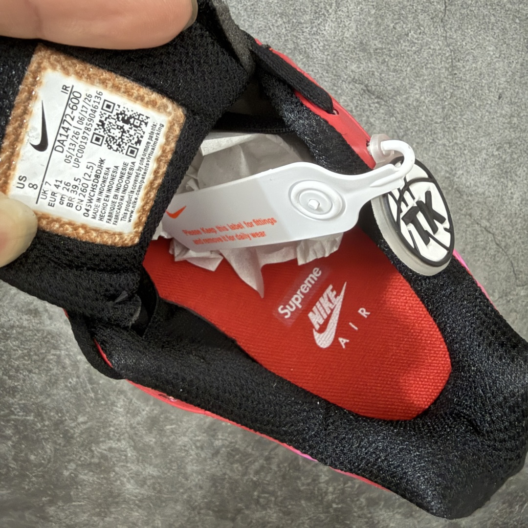 图片[7]-【TK纯原版】Nike Air Max Plus TN x Supreme 联名气垫系列跑鞋 DA1472-600 全新一比一高端版本 真正的市场T1品质 更多配色陆续出货 真正的用心研发 一点一点抠出来的 品质 品控细节 随便闭眼对比市场任何版本 全套原纸板楦头开发 完美呈现版型 工艺流程均与原鞋保持一致 Turned Air 中底缓震技术 鞋面弧度与大底弧度一致 鞋头正确TPU材质 鞋面高频TPU材质1.0厚度 原鞋一致层次感 超越公司货的品控标准 多道QC质检 货号： 尺码： 40.5 41 42 42.5 43 44 44.5 45 46 47.5 48.5-选品中心