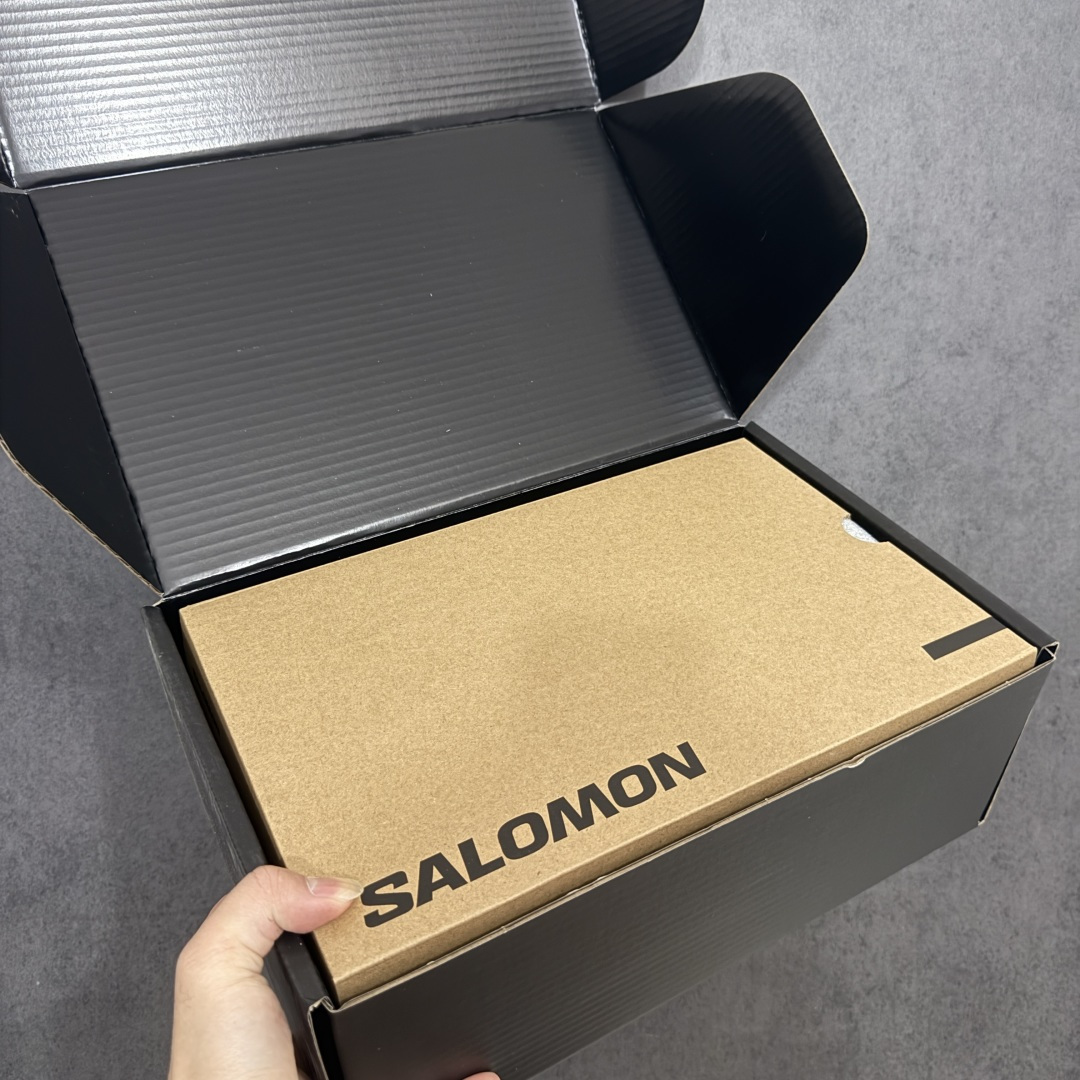 图片[9]-【Goat礼盒版】SALOMON萨洛蒙 XA PRO 3D 百搭舒适 低帮 户外功能鞋 男女同款 477919 纯原外贸平台特供订 全套原纸板楦头开发 原厂特供网布配套加持 确保原汁原味 完美呈现版型 原档数据独家私模五层组合大底 男女鞋同步官方开发 原装Ortholite轻量化鞋垫 中底布带钢印编号 原厂TPU锁扣 进口港宝加持 后跟自然饱满 还原公司包裹性 鞋面采用SENSIFT贴合技术 全方位贴合包裹脚型 鞋跟部鞋底牵引设计 提供强大的抓地性能 更适应野外崎岖不平的道路 其3D ADVANCED CHASSIS底盘 材料轻量大化 钉齿设计更具稳定性 防护性 鞋底易磨损区运用CONTAGRIP高耐磨材料 应对城市硬质路面长距离跑考验 尺码：36 36.5 37.5 38 38.5 39 40 40.5 41 42 42.5 43 44 44.5 45 46-选品中心