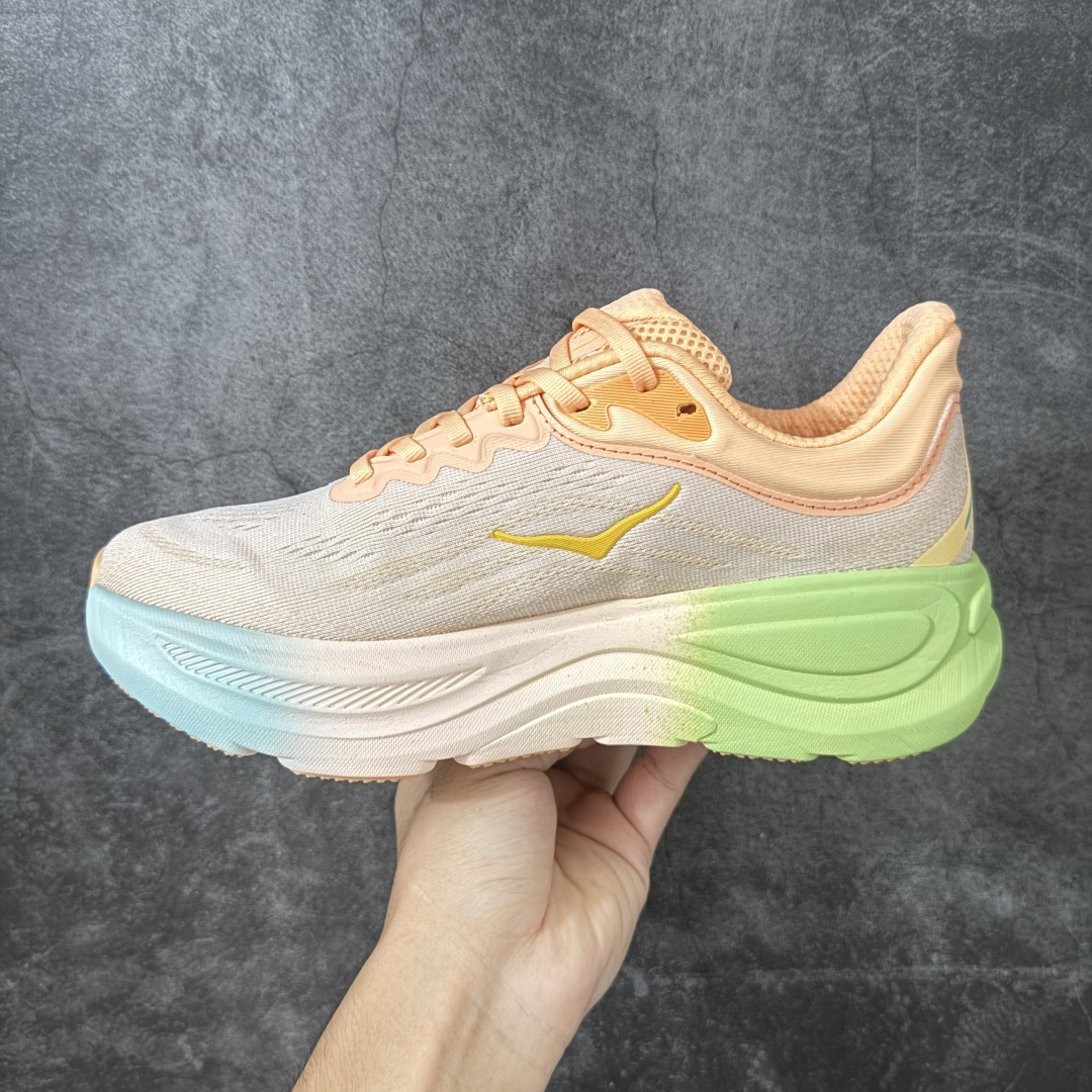 图片[2]-【纯原版】HOKA ONE ONE Bondi 9 邦迪九代舒适防滑耐磨低帮休闲跑步鞋 HOKA ONE ONE是来自美国的跑步鞋知名品牌，创立于2009年，始终致力于为所有跑者提供更新、更好的跑步装备。相比常规跑鞋，HOKA ONE ONE特别研发使用性能独特的几何形跑鞋中底，此种鞋底更厚、更高、回弹性也更好，除了卓越的缓冲性能，它还能內各种阶段的跑者带来更具动感、更加稳定的跑步体验。HOKAONE ONE从设计之初就清楚意识到，要保证跑者步幅的均匀一致，双脚自然而然的运动至关重要。 尺码：36 36.5 37.5 38 38.5 39 40 40.5 41 42 42.5 43 44 44.5 45-选品中心