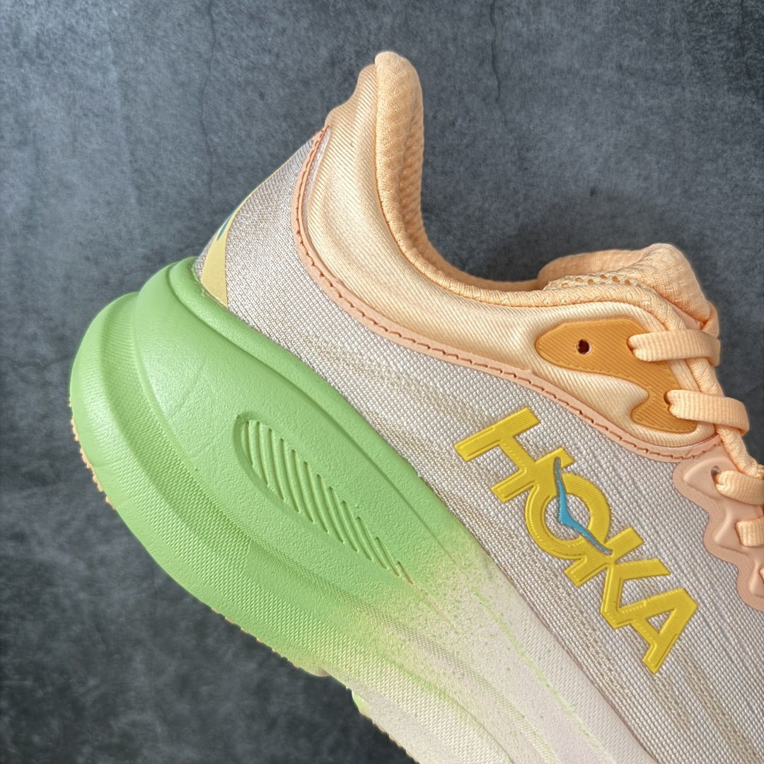 图片[7]-【纯原版】HOKA ONE ONE Bondi 9 邦迪九代舒适防滑耐磨低帮休闲跑步鞋 HOKA ONE ONE是来自美国的跑步鞋知名品牌，创立于2009年，始终致力于为所有跑者提供更新、更好的跑步装备。相比常规跑鞋，HOKA ONE ONE特别研发使用性能独特的几何形跑鞋中底，此种鞋底更厚、更高、回弹性也更好，除了卓越的缓冲性能，它还能內各种阶段的跑者带来更具动感、更加稳定的跑步体验。HOKAONE ONE从设计之初就清楚意识到，要保证跑者步幅的均匀一致，双脚自然而然的运动至关重要。 尺码：36 36.5 37.5 38 38.5 39 40 40.5 41 42 42.5 43 44 44.5 45-选品中心