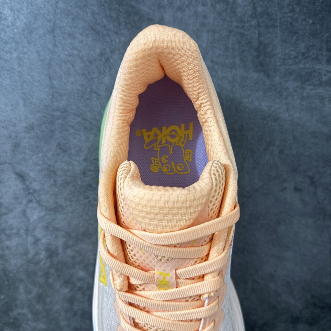 图片[8]-【纯原版】HOKA ONE ONE Bondi 9 邦迪九代舒适防滑耐磨低帮休闲跑步鞋 HOKA ONE ONE是来自美国的跑步鞋知名品牌，创立于2009年，始终致力于为所有跑者提供更新、更好的跑步装备。相比常规跑鞋，HOKA ONE ONE特别研发使用性能独特的几何形跑鞋中底，此种鞋底更厚、更高、回弹性也更好，除了卓越的缓冲性能，它还能內各种阶段的跑者带来更具动感、更加稳定的跑步体验。HOKAONE ONE从设计之初就清楚意识到，要保证跑者步幅的均匀一致，双脚自然而然的运动至关重要。 尺码：36 36.5 37.5 38 38.5 39 40 40.5 41 42 42.5 43 44 44.5 45-选品中心