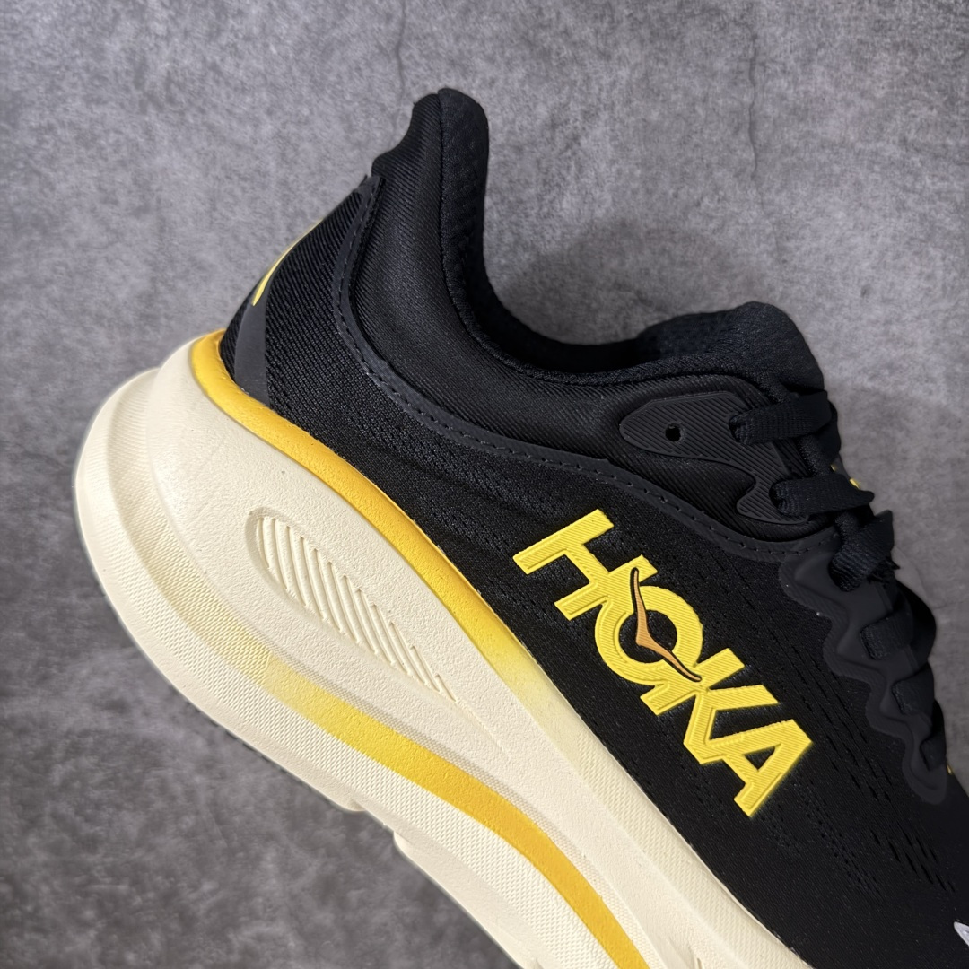 图片[7]-【纯原版】HOKA ONE ONE Bondi 9 邦迪九代舒适防滑耐磨低帮休闲跑步鞋 HOKA ONE ONE是来自美国的跑步鞋知名品牌，创立于2009年，始终致力于为所有跑者提供更新、更好的跑步装备。相比常规跑鞋，HOKA ONE ONE特别研发使用性能独特的几何形跑鞋中底，此种鞋底更厚、更高、回弹性也更好，除了卓越的缓冲性能，它还能內各种阶段的跑者带来更具动感、更加稳定的跑步体验。HOKAONE ONE从设计之初就清楚意识到，要保证跑者步幅的均匀一致，双脚自然而然的运动至关重要。 尺码：36 36.5 37.5 38 38.5 39 40 40.5 41 42 42.5 43 44 44.5 45-选品中心