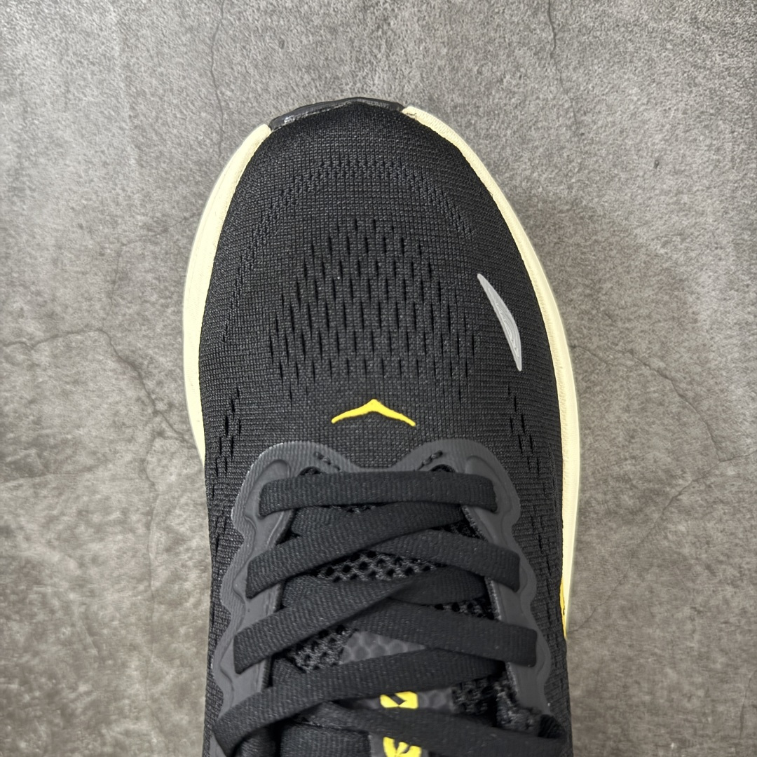 图片[5]-【纯原版】HOKA ONE ONE Bondi 9 邦迪九代舒适防滑耐磨低帮休闲跑步鞋 HOKA ONE ONE是来自美国的跑步鞋知名品牌，创立于2009年，始终致力于为所有跑者提供更新、更好的跑步装备。相比常规跑鞋，HOKA ONE ONE特别研发使用性能独特的几何形跑鞋中底，此种鞋底更厚、更高、回弹性也更好，除了卓越的缓冲性能，它还能內各种阶段的跑者带来更具动感、更加稳定的跑步体验。HOKAONE ONE从设计之初就清楚意识到，要保证跑者步幅的均匀一致，双脚自然而然的运动至关重要。 尺码：36 36.5 37.5 38 38.5 39 40 40.5 41 42 42.5 43 44 44.5 45-选品中心
