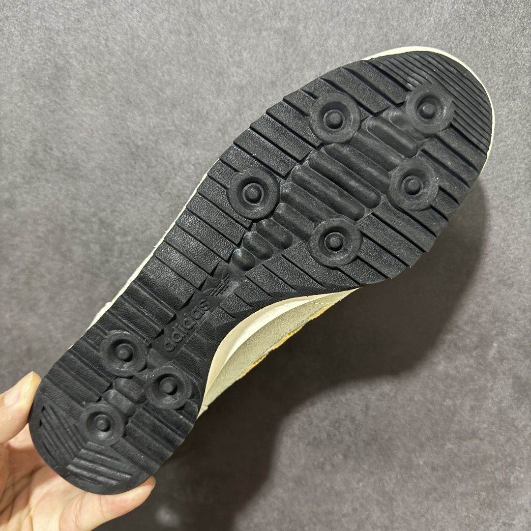图片[9]-【公司级】阿迪达斯 ADIDAS SL 72 运动跑步鞋，全新设计灵感源自于上世纪 70 年代的经典款 aidas SL 72。这次联手adidas Maker\’s Lab 携手日本鞋履修理店RECOUTURE、艺术家 Helen Kirkum三方共同设计打造。中底露出的部分 Boost 材质采用装扮，同时格外醒目。外底采用锯齿造型装扮，夸张的纹路设计巧妙的展现出经典天足人脸Logo。鞋身以环扣形式代替传统鞋带从孔，贯彻鞋面多层设计概念。整双鞋底以全掌Boost缓震科技，宽大中底设计一直延伸出鞋面，明显看出鞋面与中底之间的空隙。 货号：IE3476 尺码：36 36⅔ 37⅓ 38 38⅔ 39⅓ 40 40⅔ 41⅓ 42 42⅔ 43⅓ 44 45-选品中心
