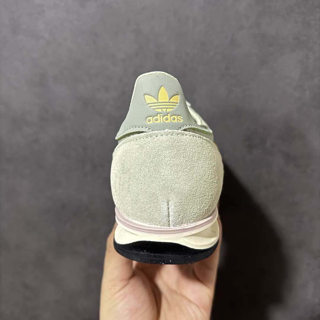 图片[4]-【公司级】阿迪达斯 ADIDAS SL 72 运动跑步鞋，全新设计灵感源自于上世纪 70 年代的经典款 aidas SL 72。这次联手adidas Maker\’s Lab 携手日本鞋履修理店RECOUTURE、艺术家 Helen Kirkum三方共同设计打造。中底露出的部分 Boost 材质采用装扮，同时格外醒目。外底采用锯齿造型装扮，夸张的纹路设计巧妙的展现出经典天足人脸Logo。鞋身以环扣形式代替传统鞋带从孔，贯彻鞋面多层设计概念。整双鞋底以全掌Boost缓震科技，宽大中底设计一直延伸出鞋面，明显看出鞋面与中底之间的空隙。 货号：IE3476 尺码：36 36⅔ 37⅓ 38 38⅔ 39⅓ 40 40⅔ 41⅓ 42 42⅔ 43⅓ 44 45-选品中心