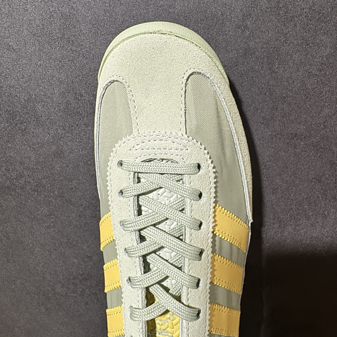 图片[5]-【公司级】阿迪达斯 ADIDAS SL 72 运动跑步鞋，全新设计灵感源自于上世纪 70 年代的经典款 aidas SL 72。这次联手adidas Maker\’s Lab 携手日本鞋履修理店RECOUTURE、艺术家 Helen Kirkum三方共同设计打造。中底露出的部分 Boost 材质采用装扮，同时格外醒目。外底采用锯齿造型装扮，夸张的纹路设计巧妙的展现出经典天足人脸Logo。鞋身以环扣形式代替传统鞋带从孔，贯彻鞋面多层设计概念。整双鞋底以全掌Boost缓震科技，宽大中底设计一直延伸出鞋面，明显看出鞋面与中底之间的空隙。 货号：IE3476 尺码：36 36⅔ 37⅓ 38 38⅔ 39⅓ 40 40⅔ 41⅓ 42 42⅔ 43⅓ 44 45-选品中心