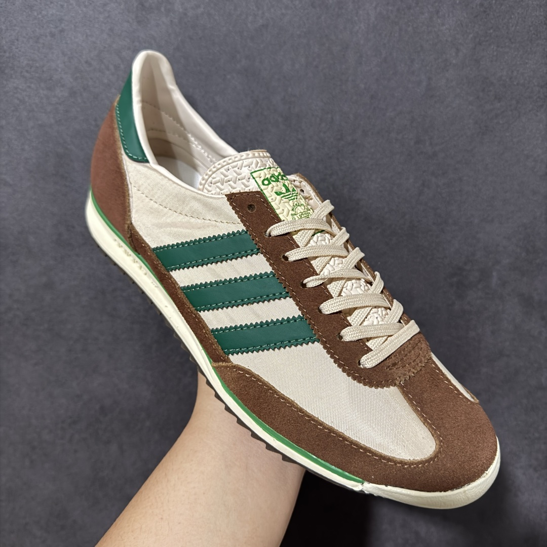 图片[3]-【公司级】阿迪达斯 ADIDAS SL 72 运动跑步鞋，全新设计灵感源自于上世纪 70 年代的经典款 aidas SL 72。这次联手adidas Maker\’s Lab 携手日本鞋履修理店RECOUTURE、艺术家 Helen Kirkum三方共同设计打造。中底露出的部分 Boost 材质采用装扮，同时格外醒目。外底采用锯齿造型装扮，夸张的纹路设计巧妙的展现出经典天足人脸Logo。鞋身以环扣形式代替传统鞋带从孔，贯彻鞋面多层设计概念。整双鞋底以全掌Boost缓震科技，宽大中底设计一直延伸出鞋面，明显看出鞋面与中底之间的空隙。 货号：JH8648 尺码：36 36⅔ 37⅓ 38 38⅔ 39⅓ 40 40⅔ 41⅓ 42 42⅔ 43⅓ 44 45-选品中心