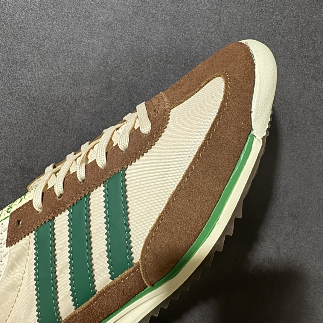 图片[8]-【公司级】阿迪达斯 ADIDAS SL 72 运动跑步鞋，全新设计灵感源自于上世纪 70 年代的经典款 aidas SL 72。这次联手adidas Maker\’s Lab 携手日本鞋履修理店RECOUTURE、艺术家 Helen Kirkum三方共同设计打造。中底露出的部分 Boost 材质采用装扮，同时格外醒目。外底采用锯齿造型装扮，夸张的纹路设计巧妙的展现出经典天足人脸Logo。鞋身以环扣形式代替传统鞋带从孔，贯彻鞋面多层设计概念。整双鞋底以全掌Boost缓震科技，宽大中底设计一直延伸出鞋面，明显看出鞋面与中底之间的空隙。 货号：JH8648 尺码：36 36⅔ 37⅓ 38 38⅔ 39⅓ 40 40⅔ 41⅓ 42 42⅔ 43⅓ 44 45-选品中心