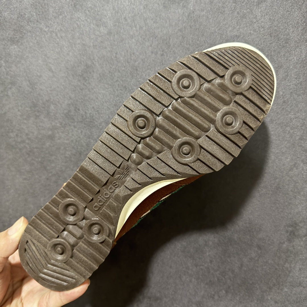 图片[9]-【公司级】阿迪达斯 ADIDAS SL 72 运动跑步鞋，全新设计灵感源自于上世纪 70 年代的经典款 aidas SL 72。这次联手adidas Maker\’s Lab 携手日本鞋履修理店RECOUTURE、艺术家 Helen Kirkum三方共同设计打造。中底露出的部分 Boost 材质采用装扮，同时格外醒目。外底采用锯齿造型装扮，夸张的纹路设计巧妙的展现出经典天足人脸Logo。鞋身以环扣形式代替传统鞋带从孔，贯彻鞋面多层设计概念。整双鞋底以全掌Boost缓震科技，宽大中底设计一直延伸出鞋面，明显看出鞋面与中底之间的空隙。 货号：JH8648 尺码：36 36⅔ 37⅓ 38 38⅔ 39⅓ 40 40⅔ 41⅓ 42 42⅔ 43⅓ 44 45-选品中心